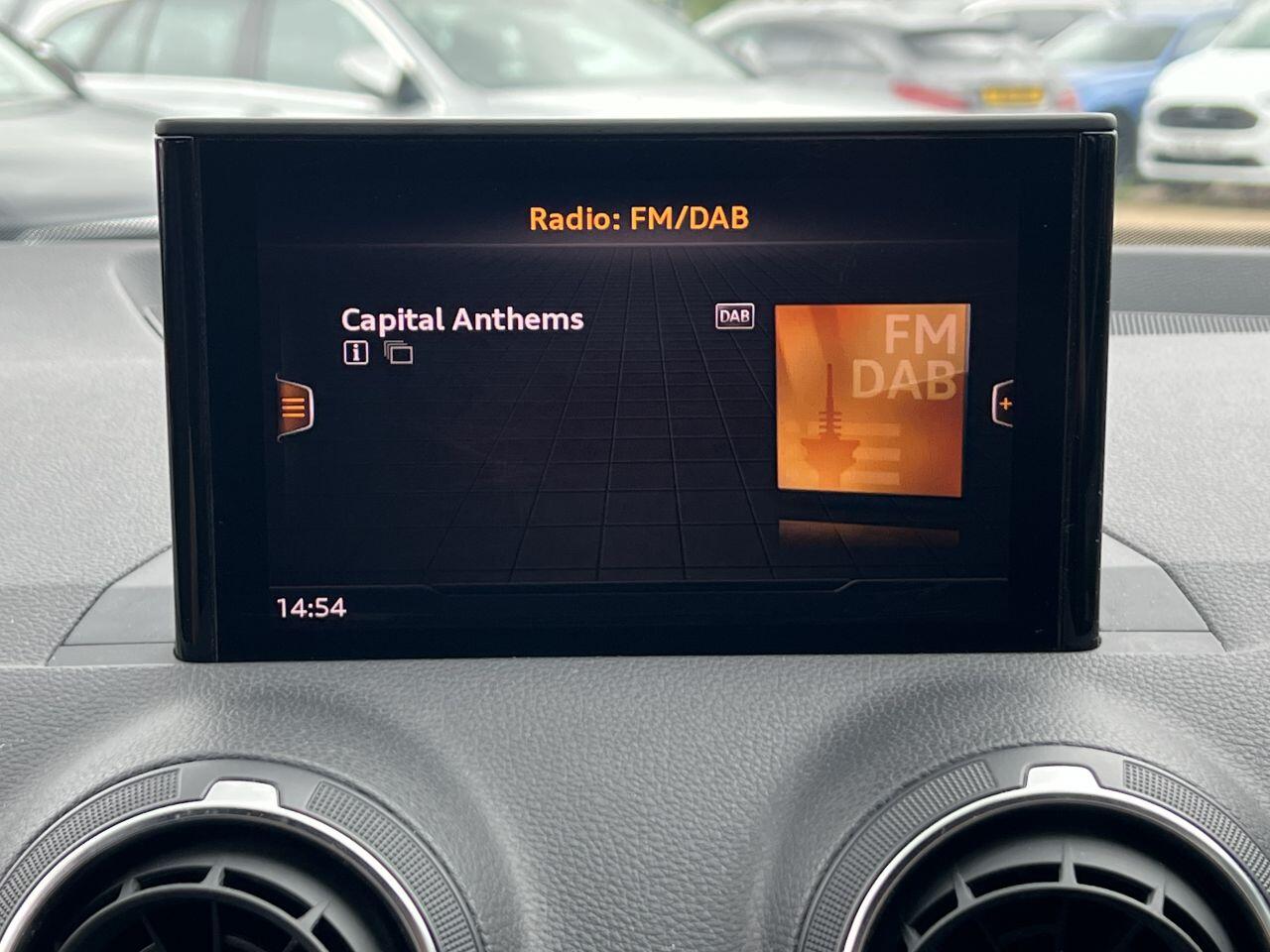 Audi Q2 view 38
