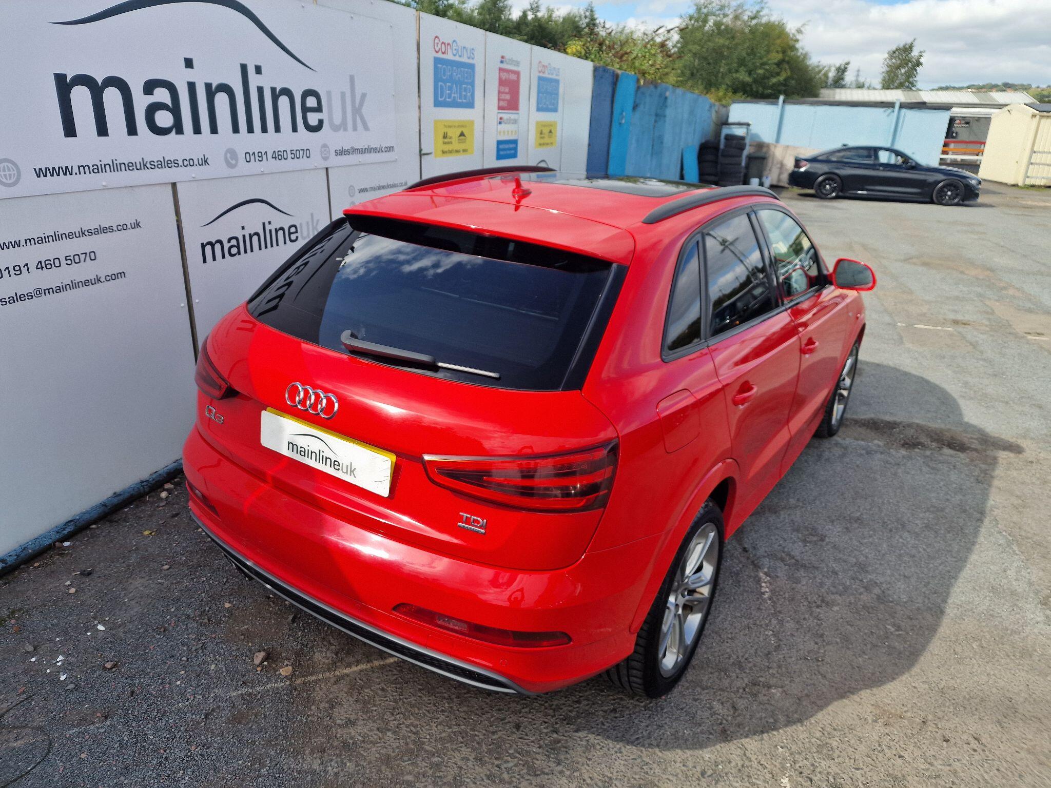 Audi Q3 view 30