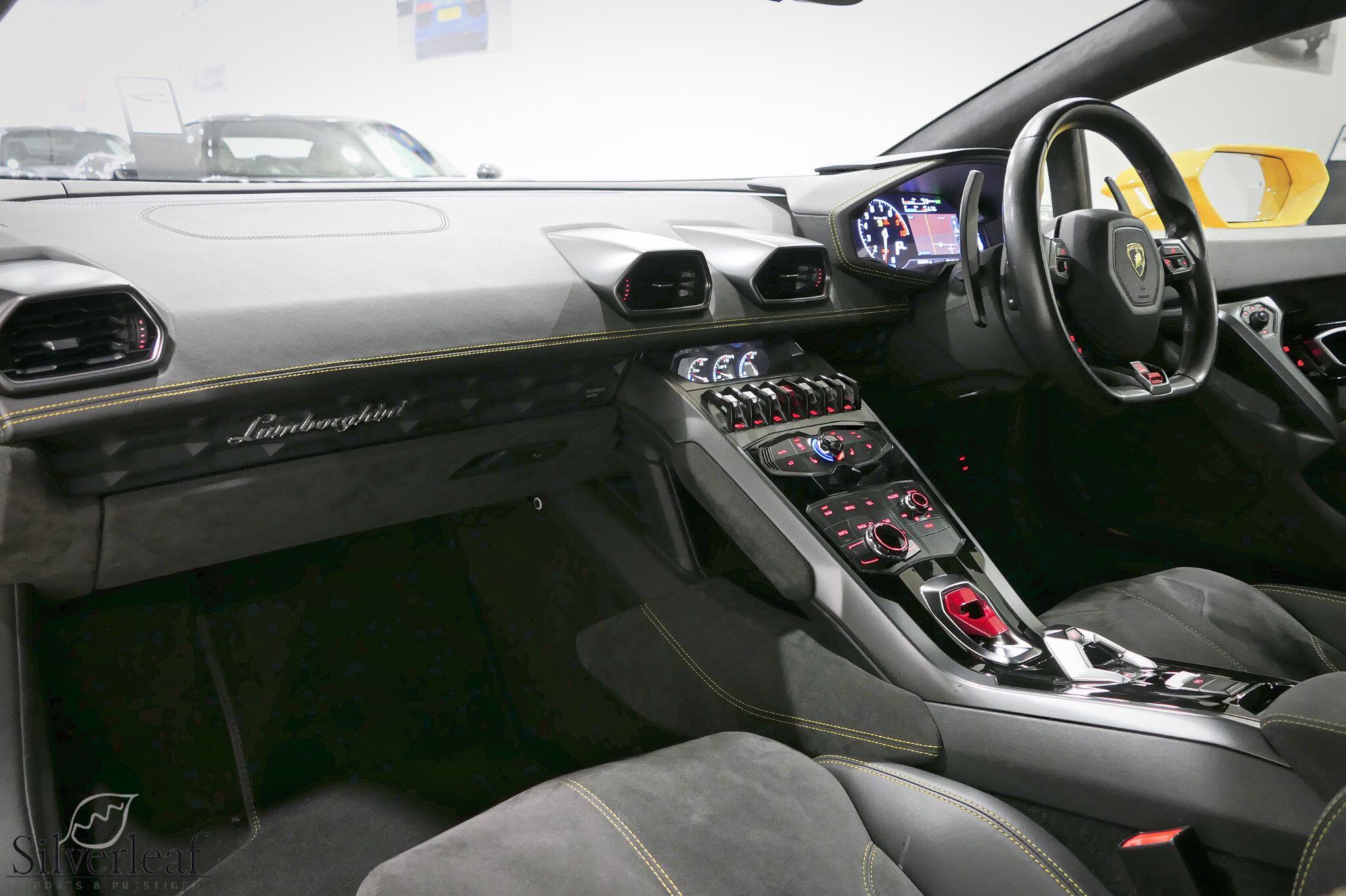 Lamborghini LP 610-4 view 6