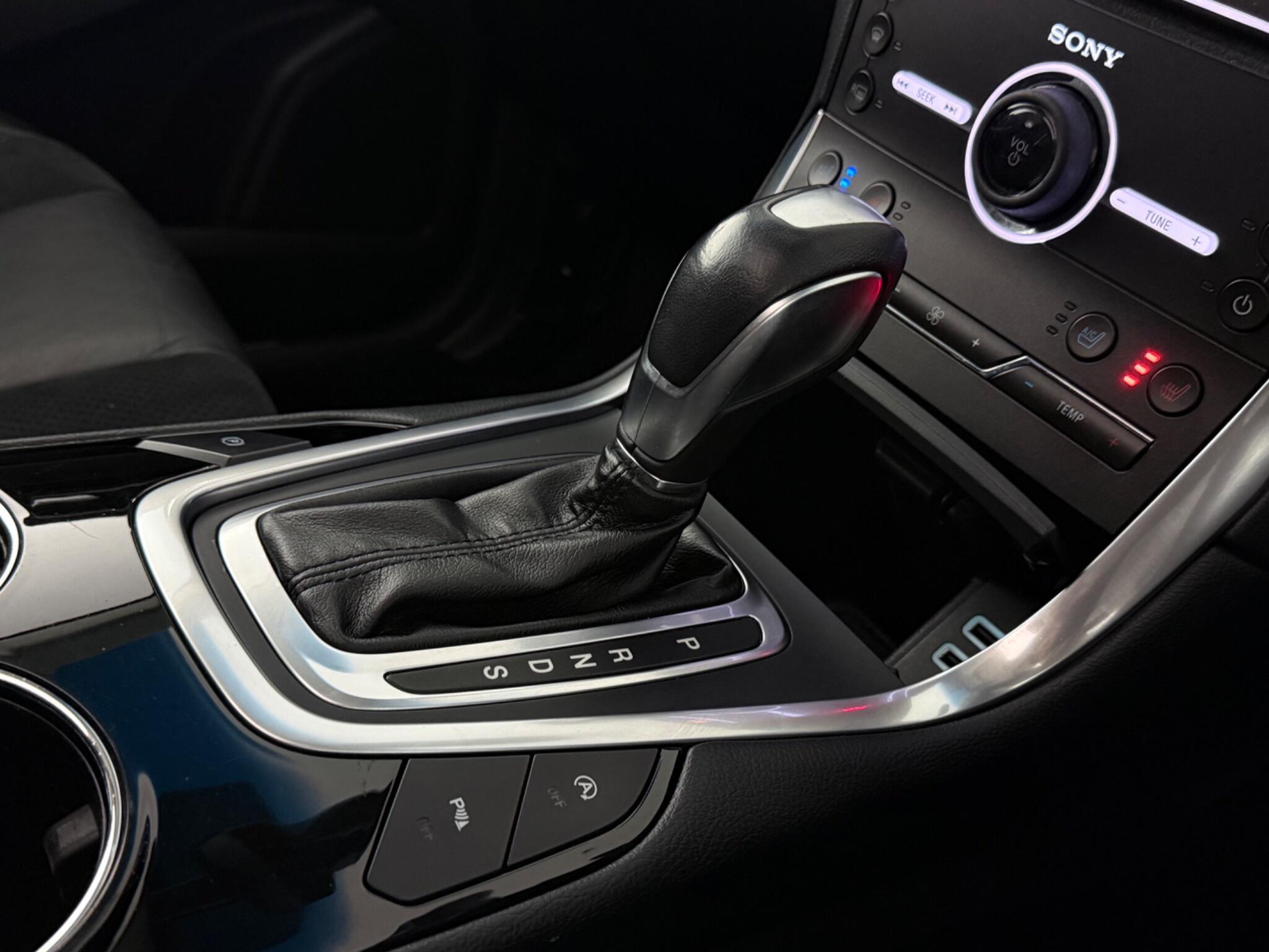 Ford Edge view 21