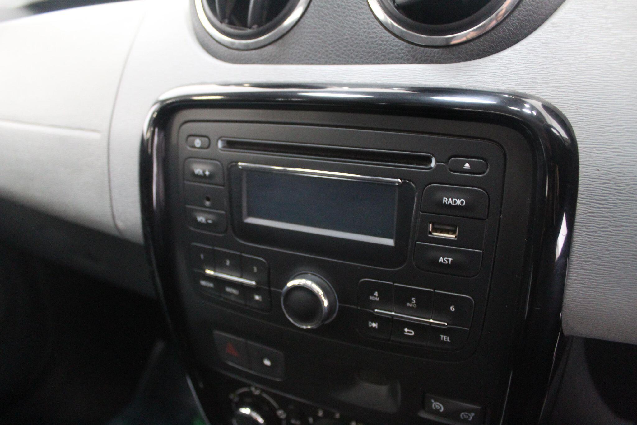 Dacia Duster view 35