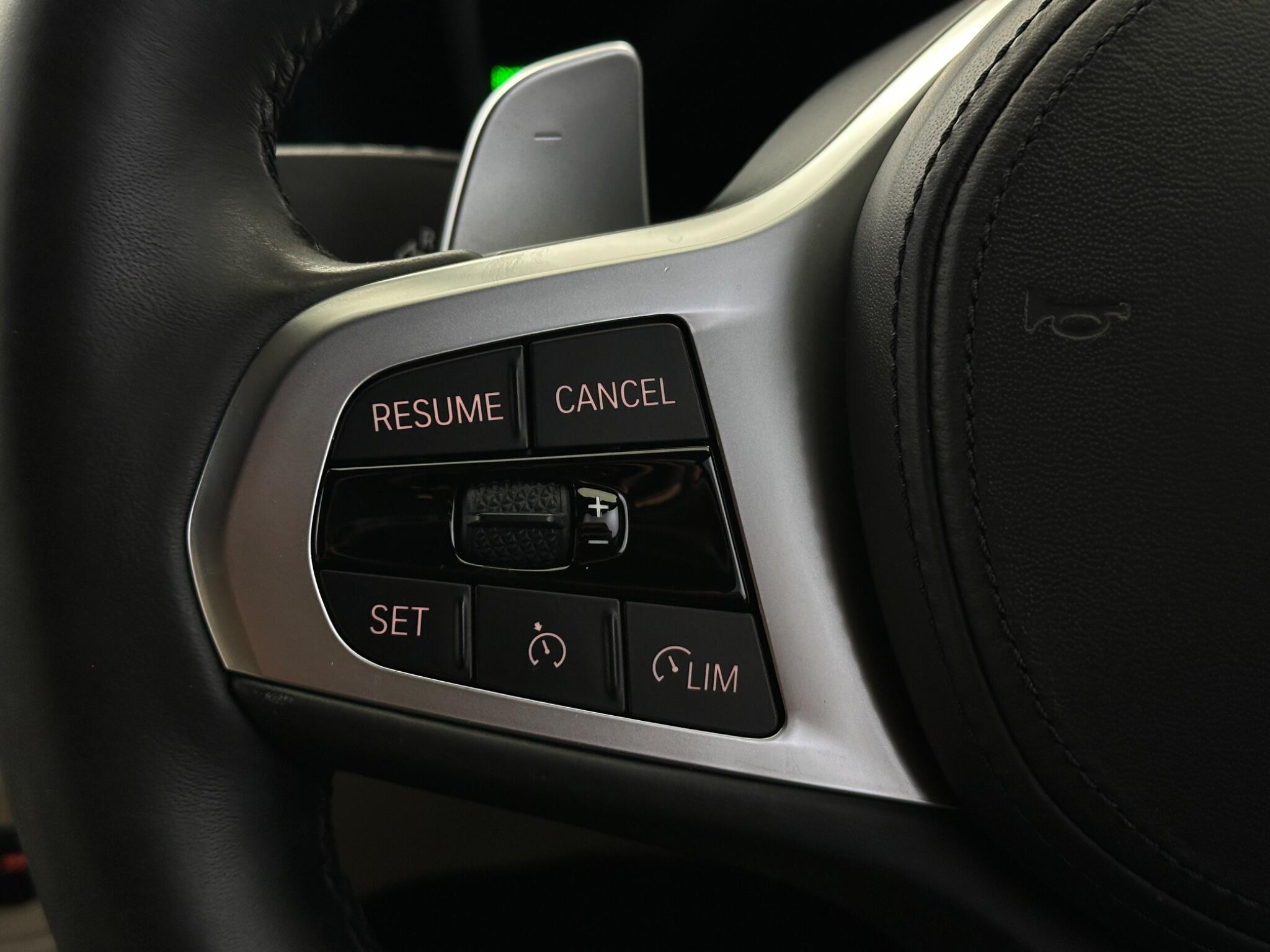 BMW 3 Series view 15