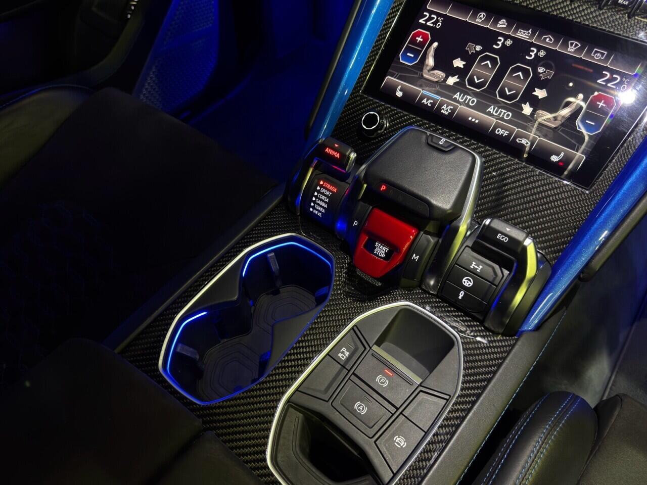 Lamborghini Urus view 13