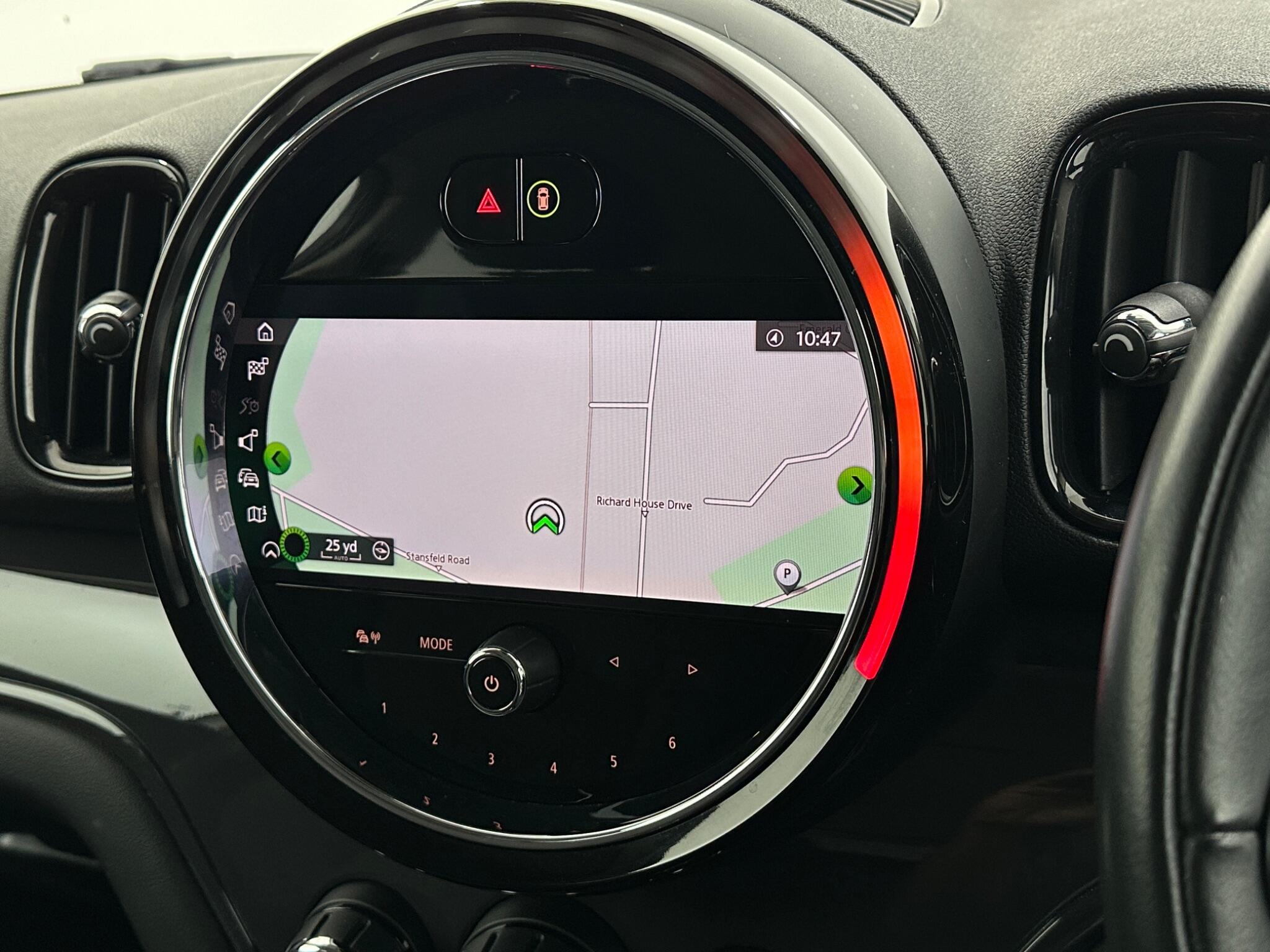 Mini Countryman view 24