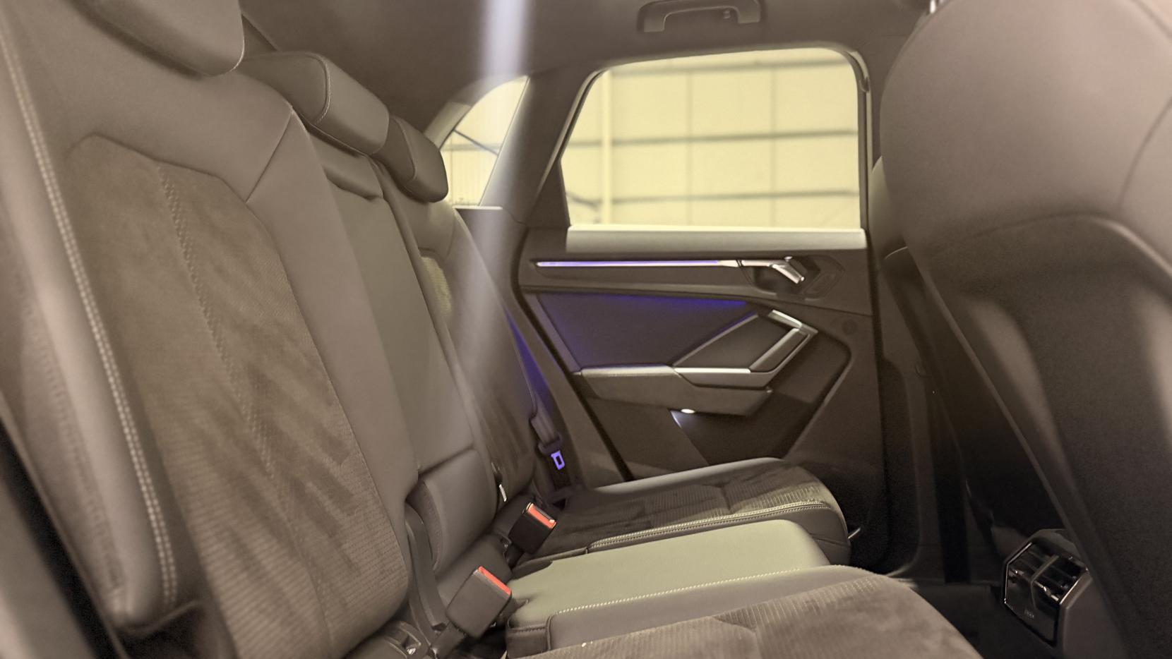 Audi Q3 view 24
