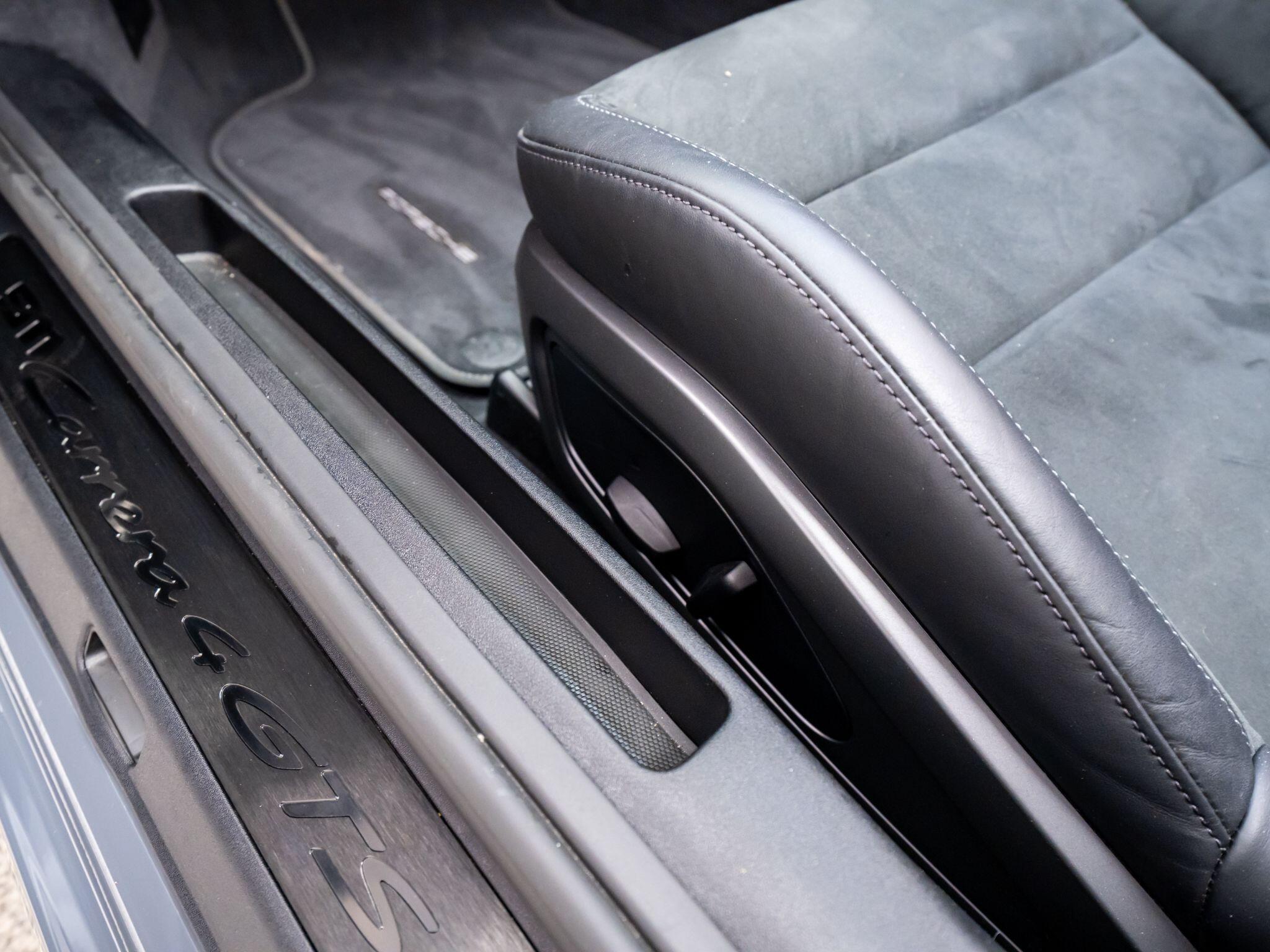 Porsche 911 view 47