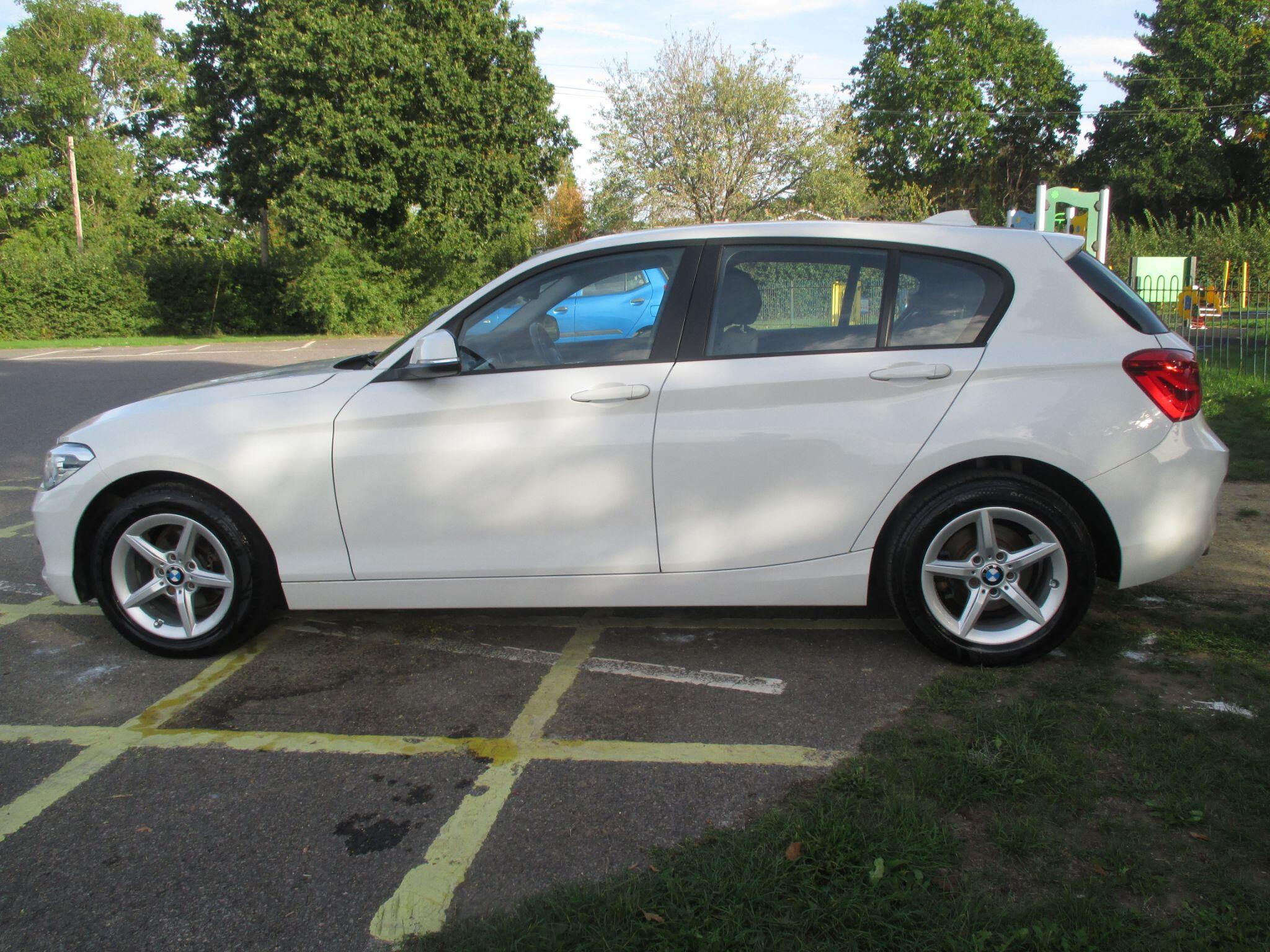 BMW 1 Series view 15