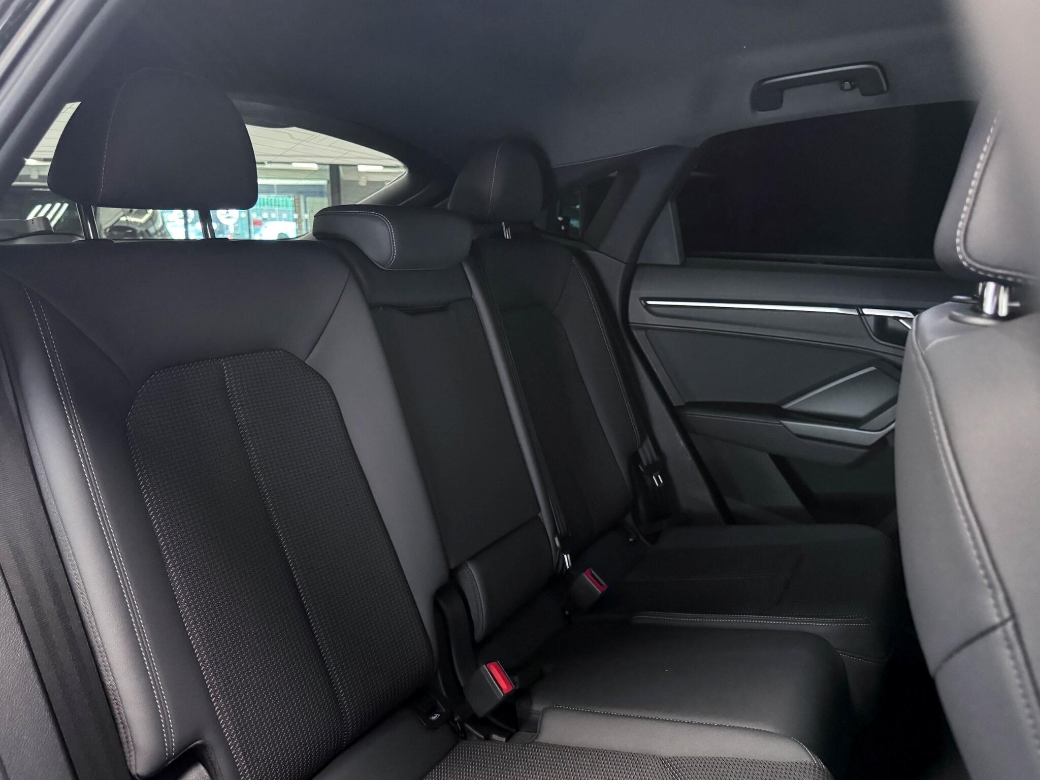 Audi Q3 view 17