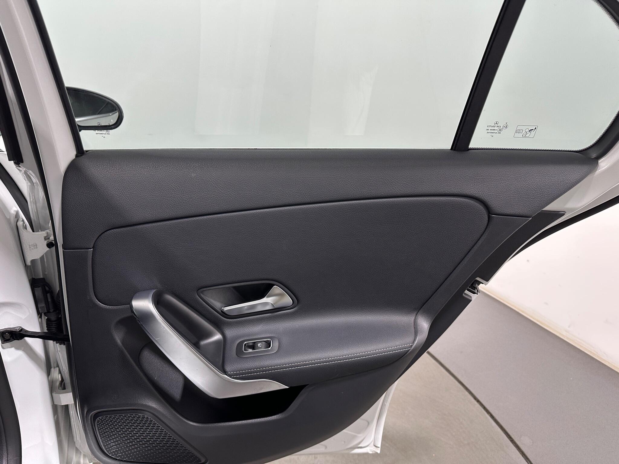 Mercedes-Benz A-Class view 43