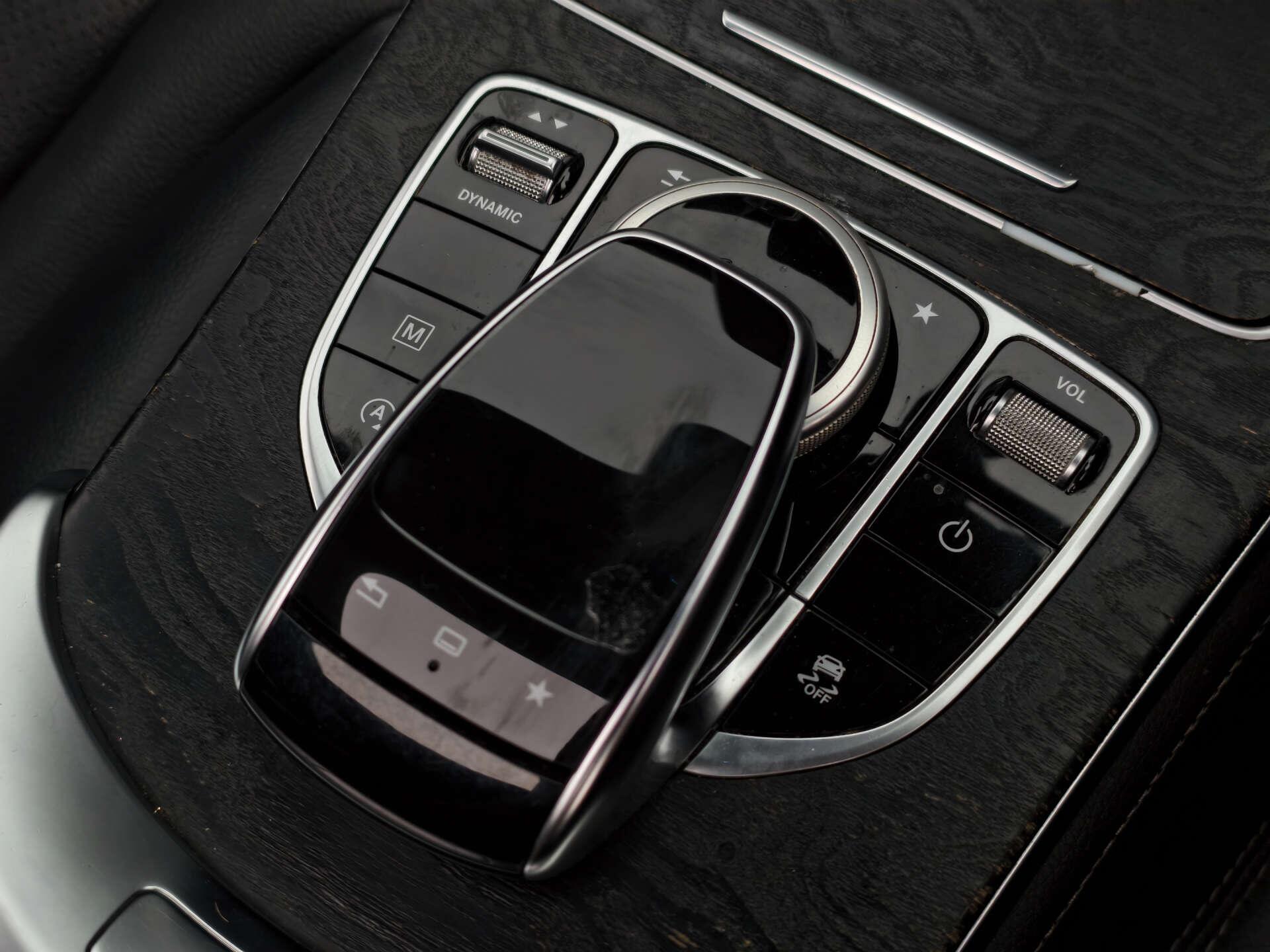 Mercedes-Benz GLC view 26