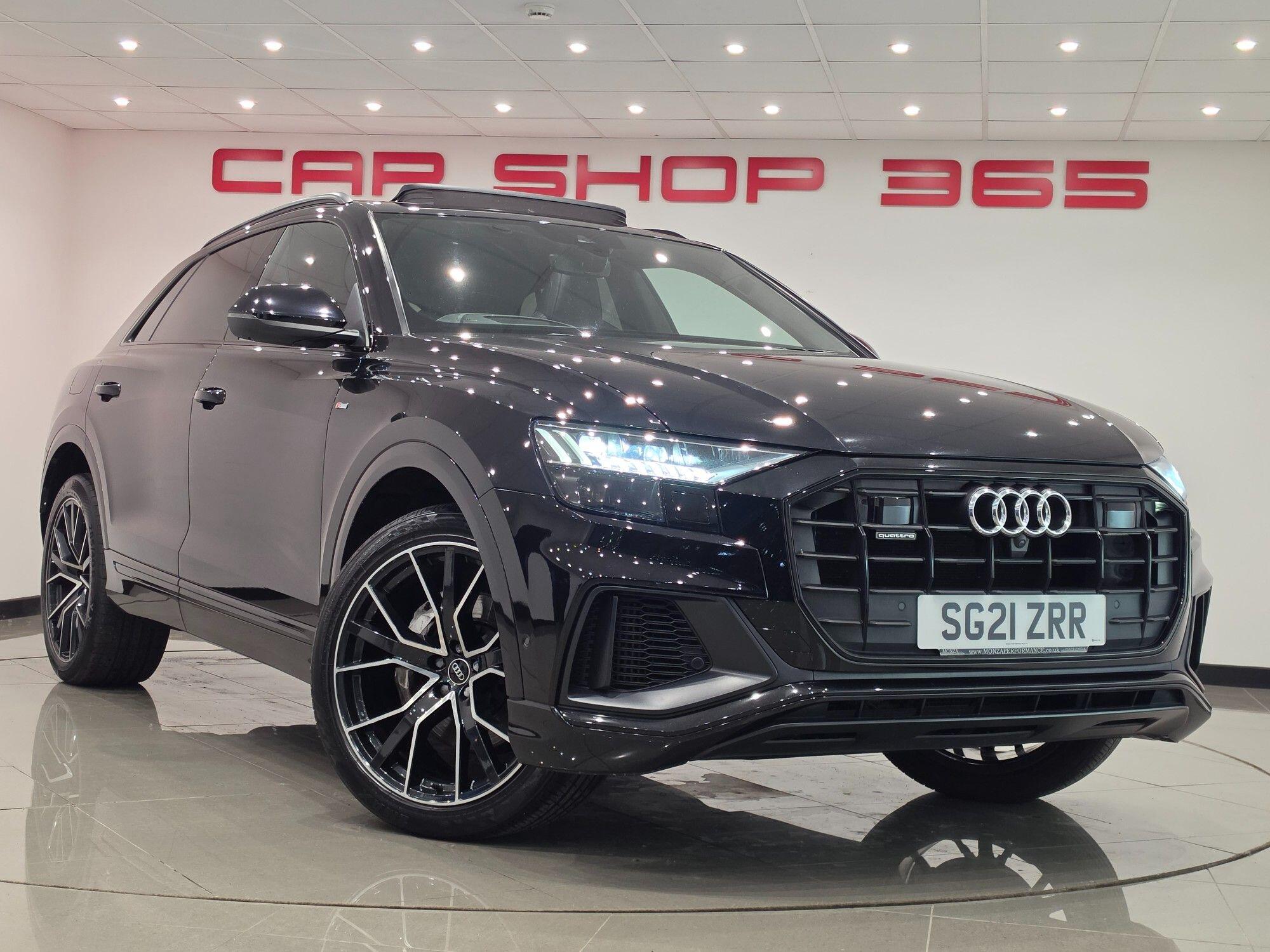 Audi Q8 view 8