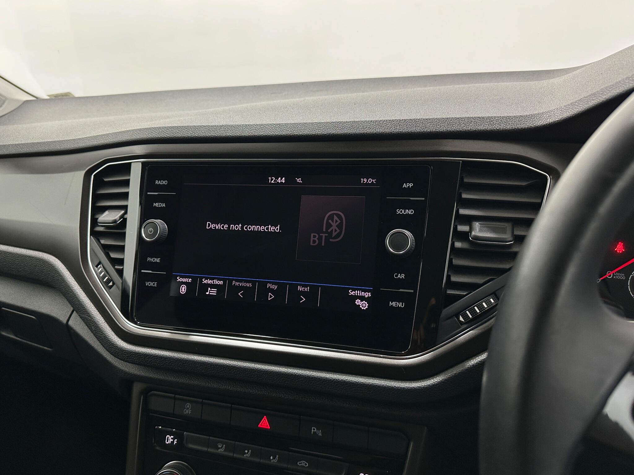 Volkswagen T-Roc view 22