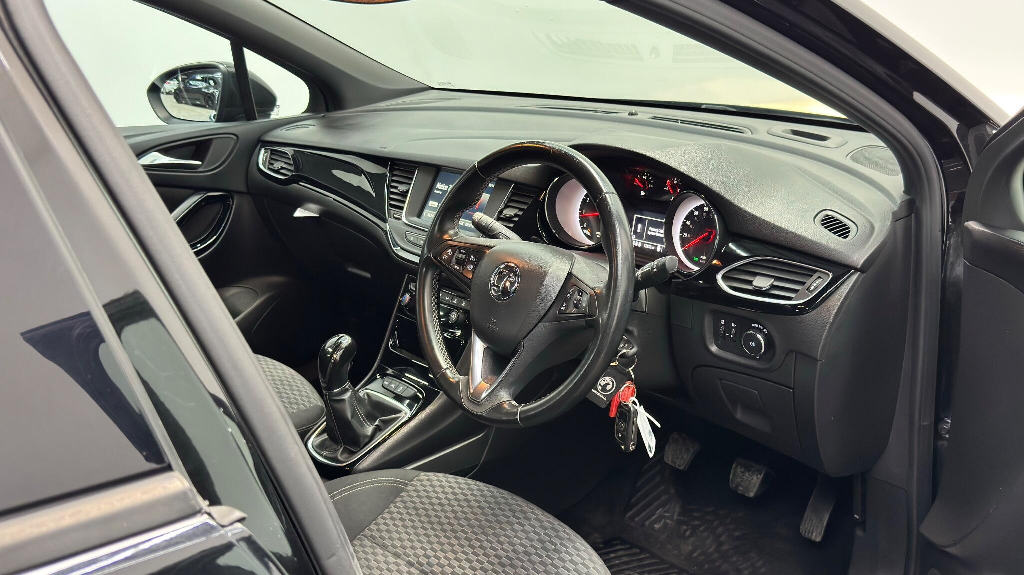 Vauxhall Astra view 9