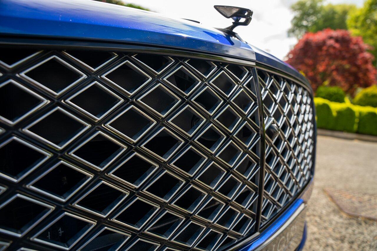 Bentley Flying Spur view 30