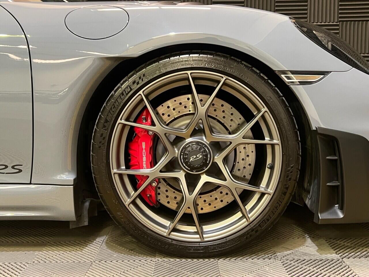 Porsche 718 Cayman view 10