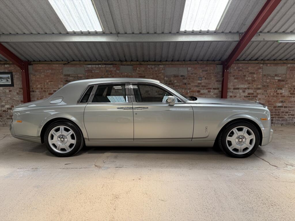 Rolls-Royce Phantom view 50