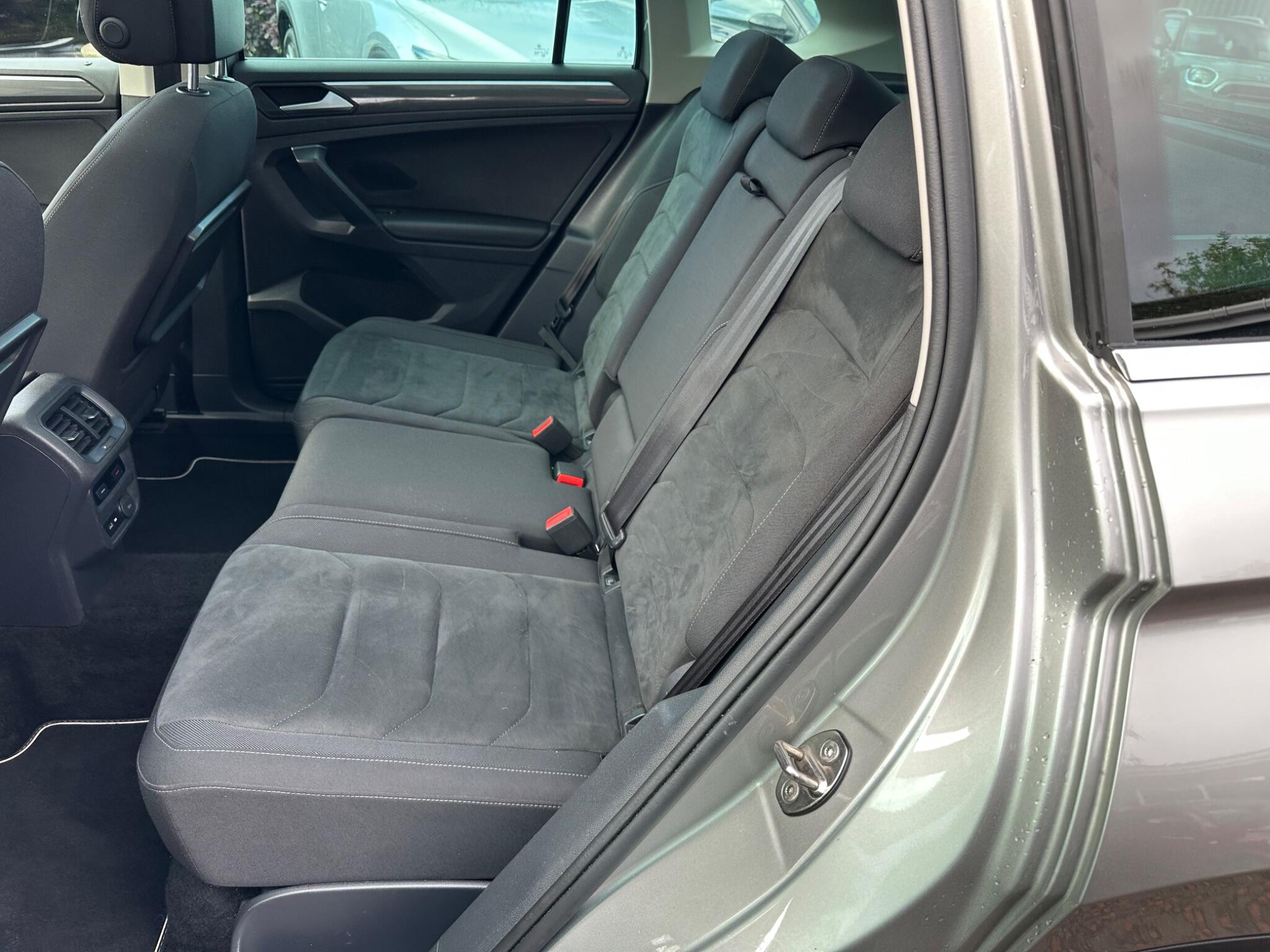 Volkswagen Tiguan view 8