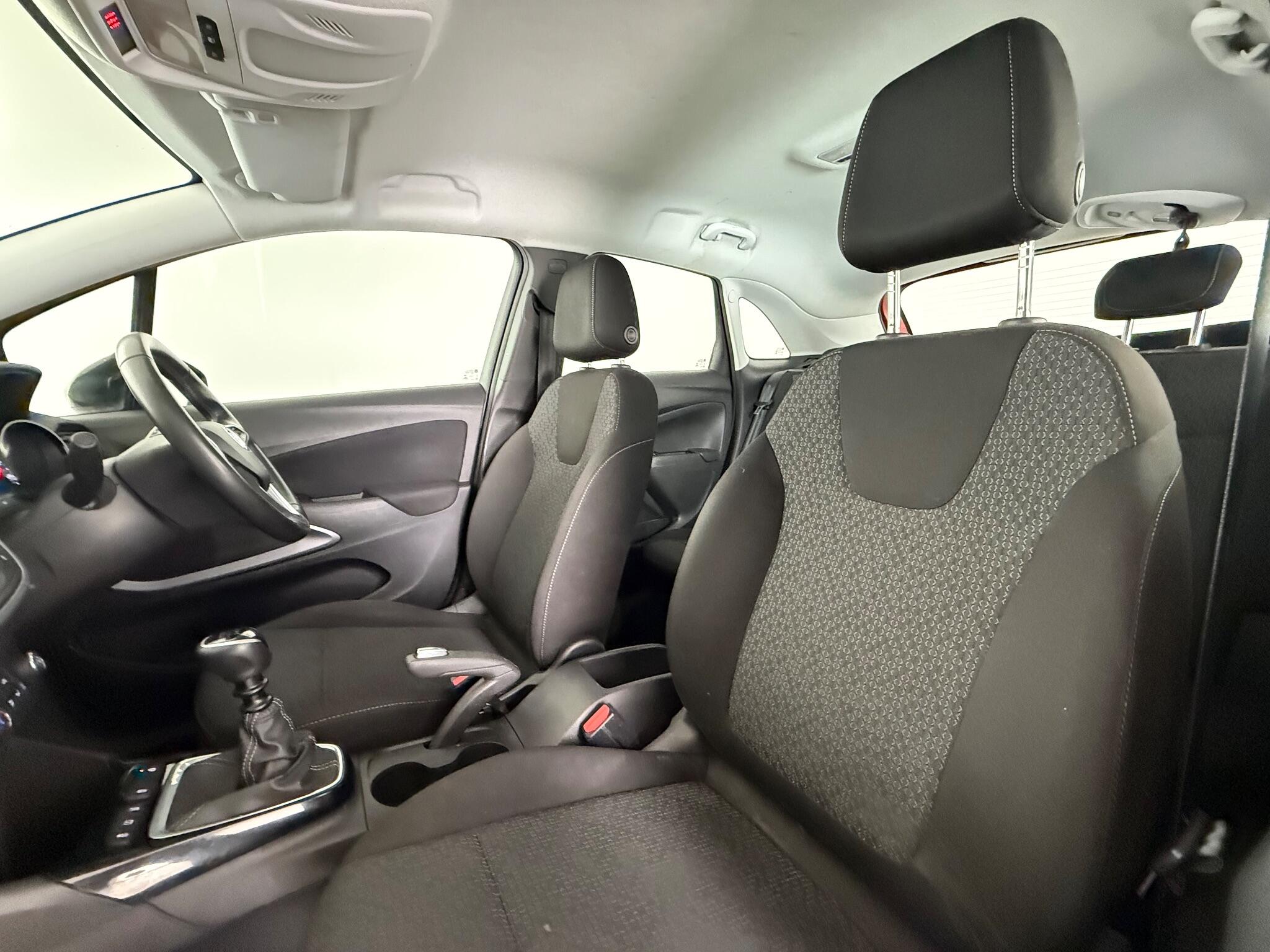 Vauxhall Crossland view 12