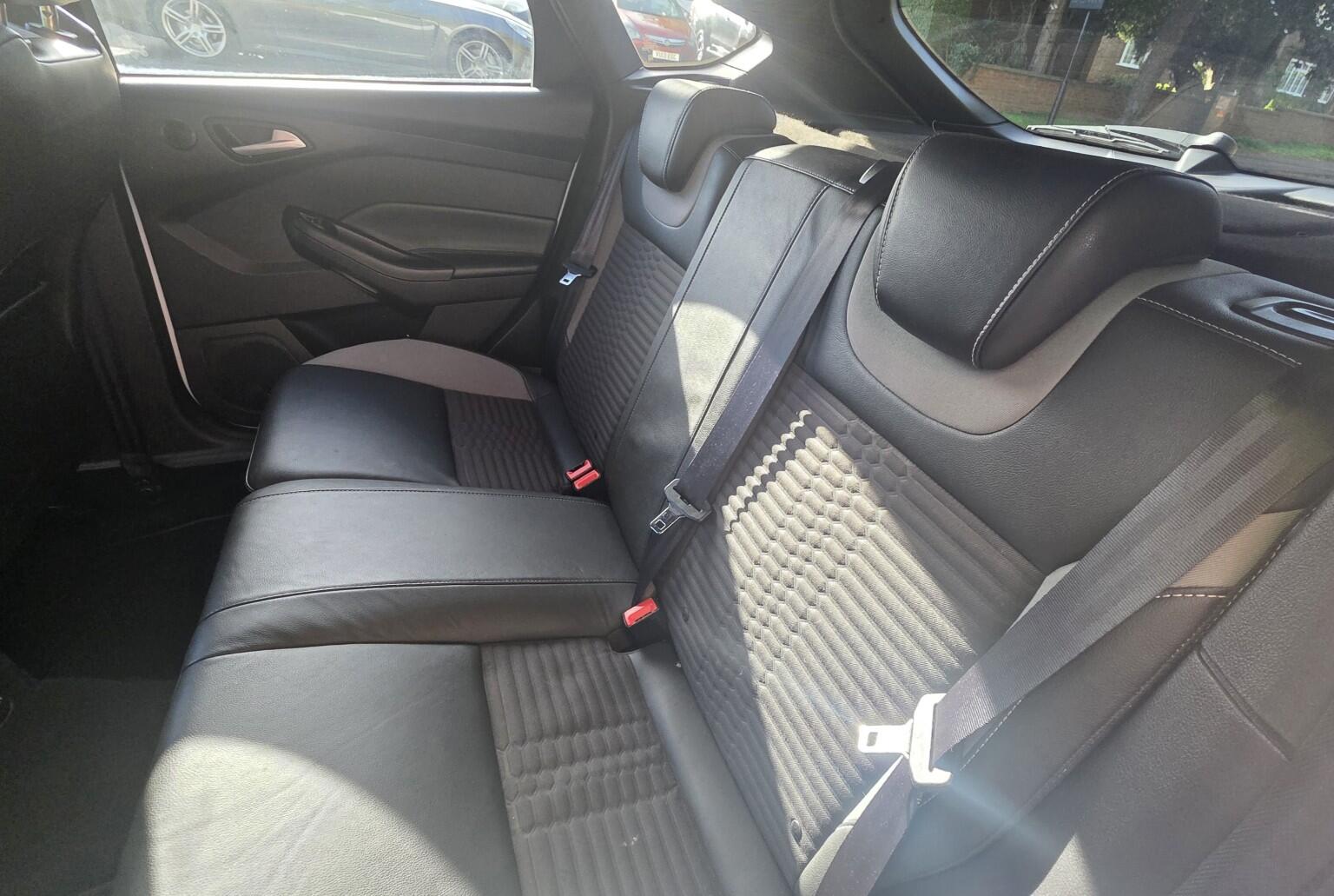 Ford Focus view 4