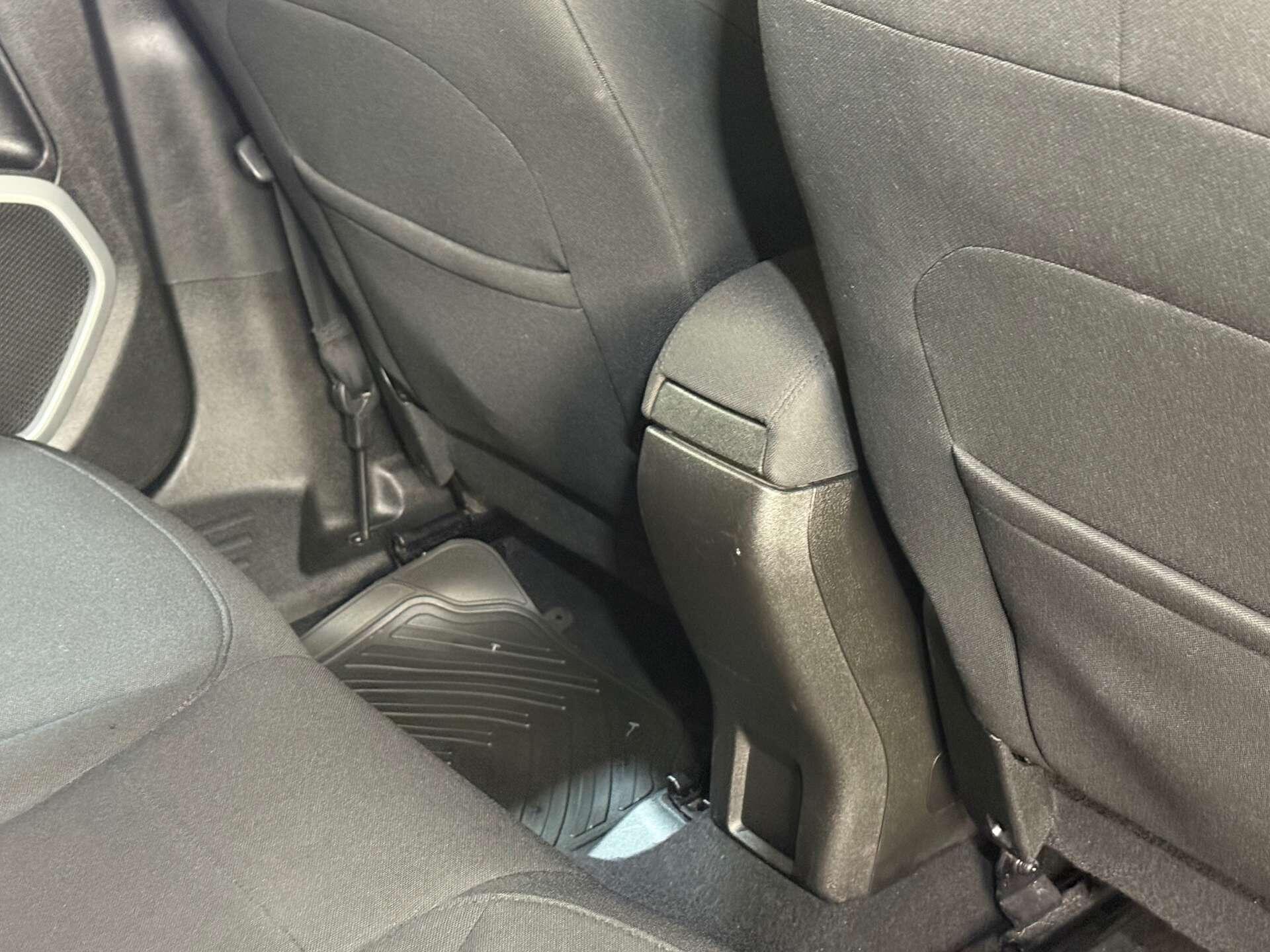 Jeep Renegade view 20