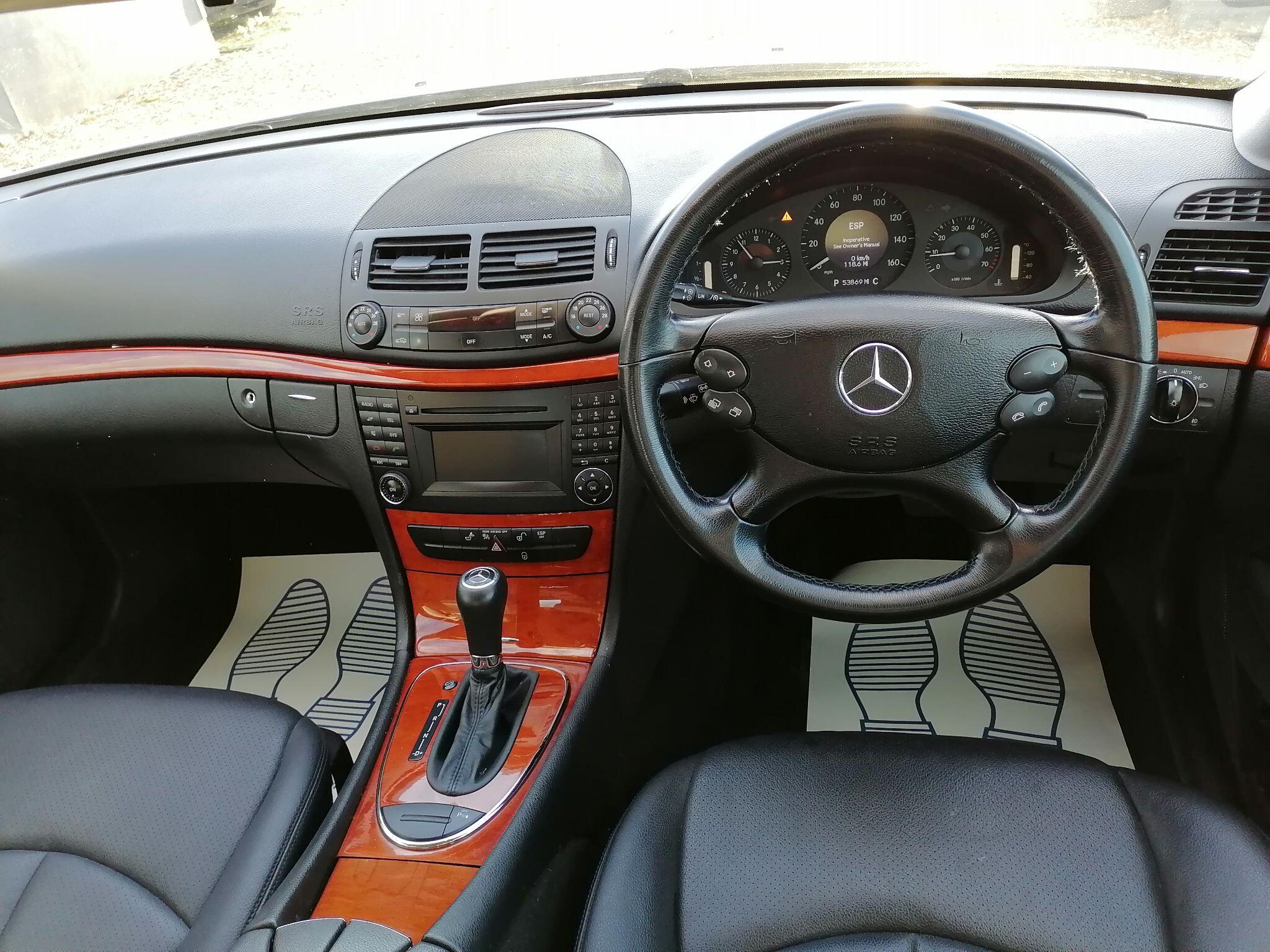 Mercedes-Benz E-Class view 32