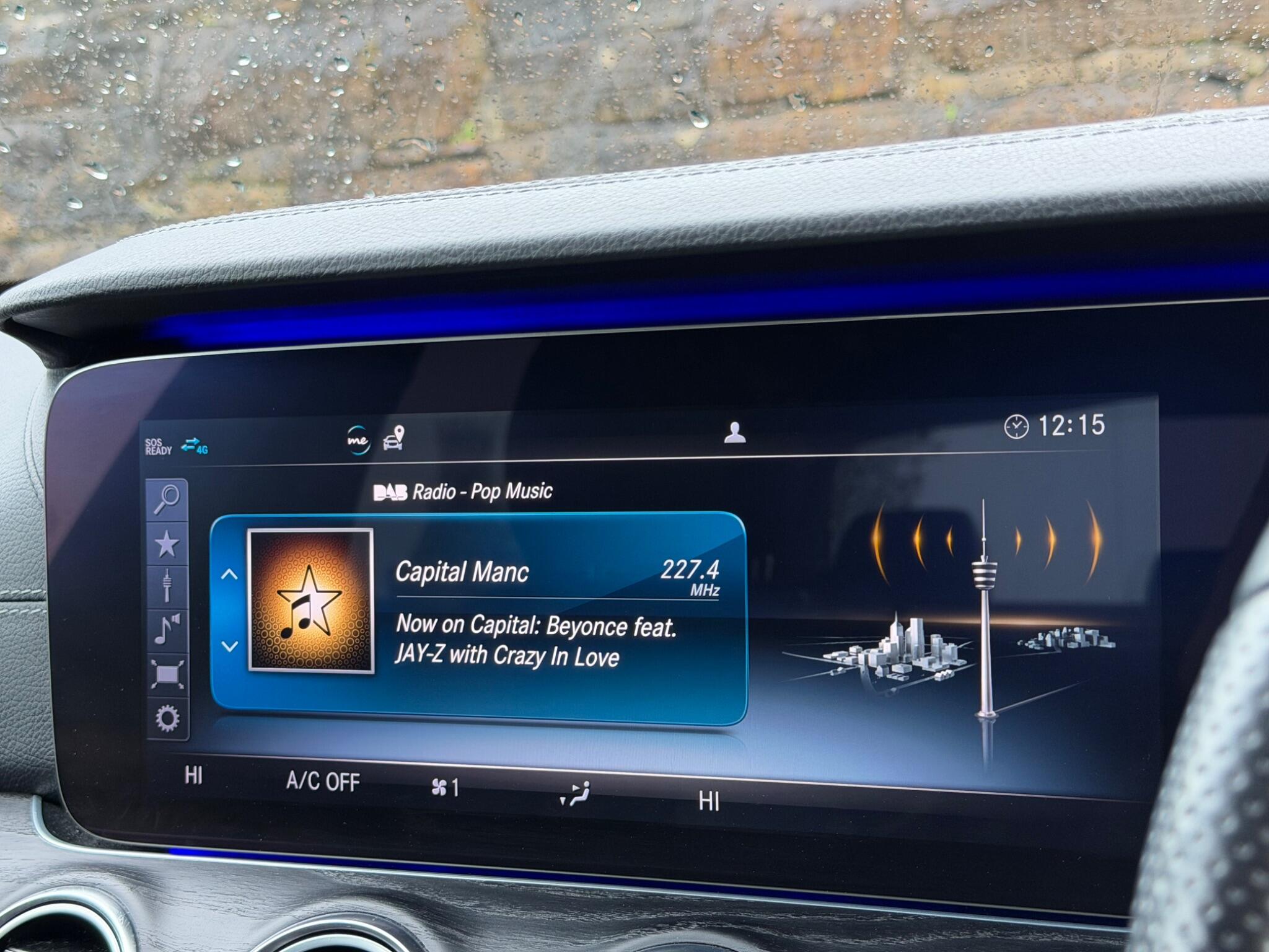 Mercedes-Benz E-Class view 32