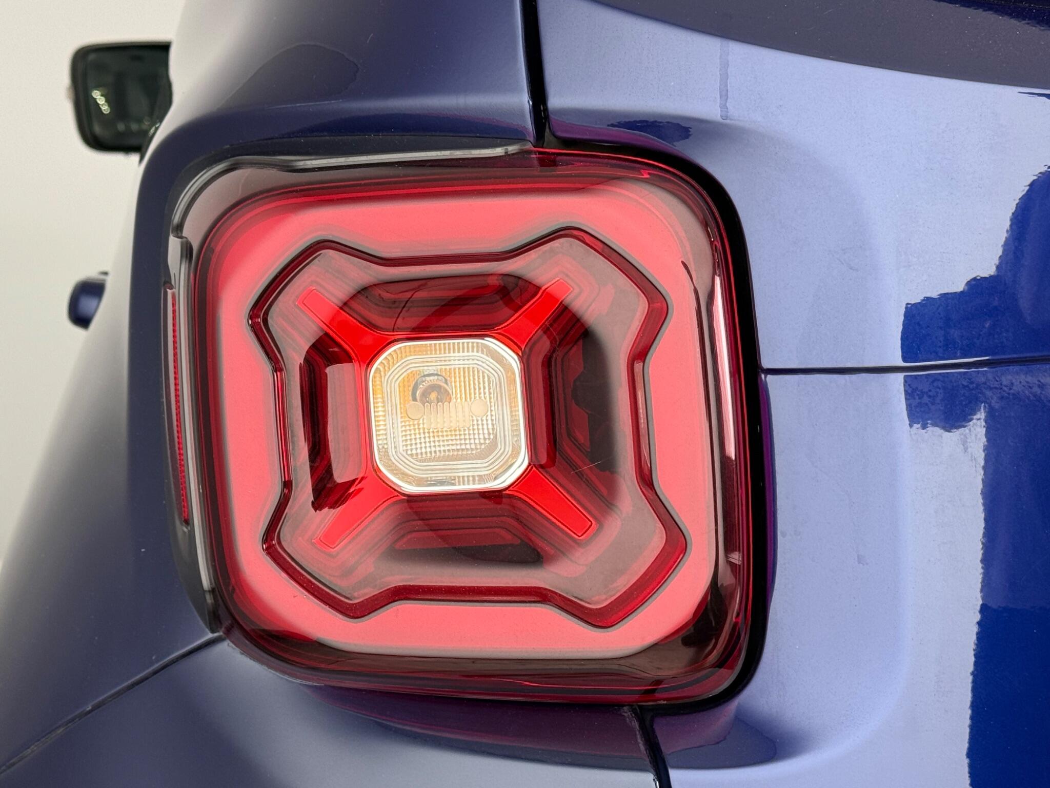 Jeep Renegade view 11