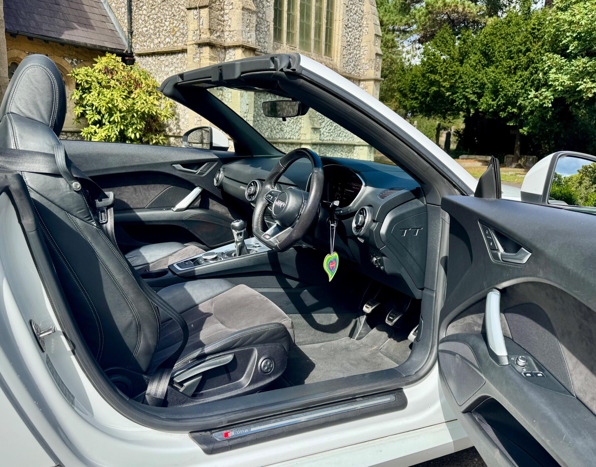 Audi TT view 33