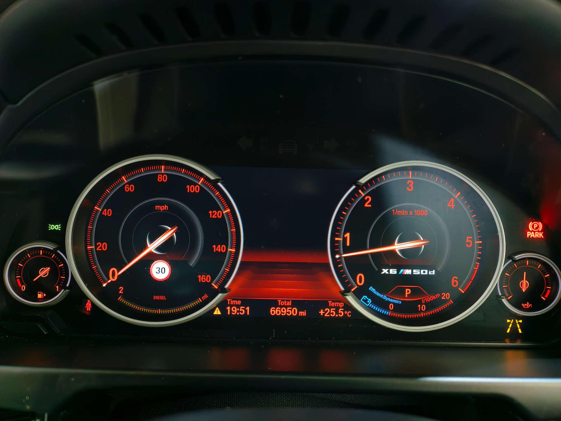 BMW X6 view 28