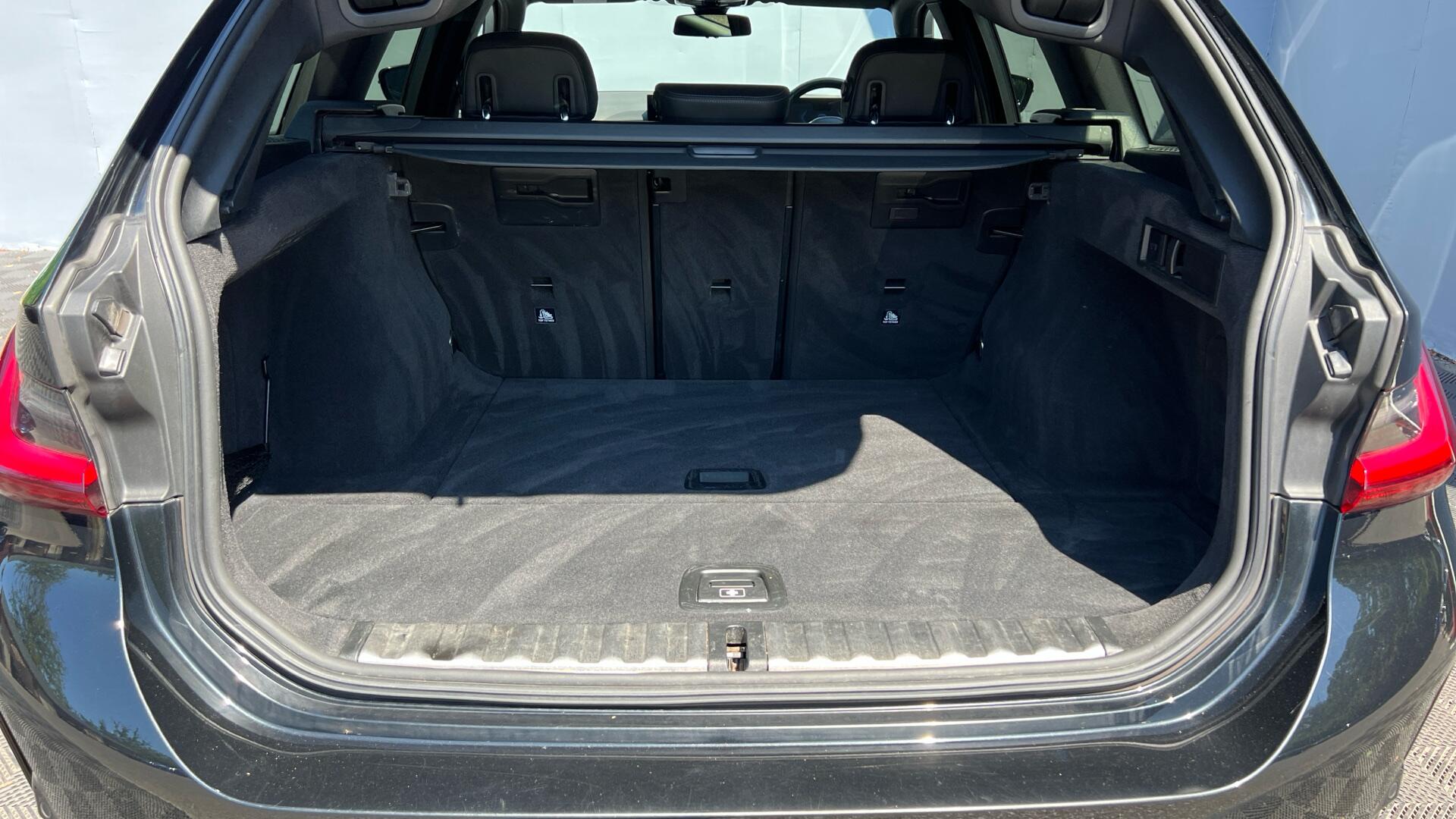 BMW 3 Series view 13