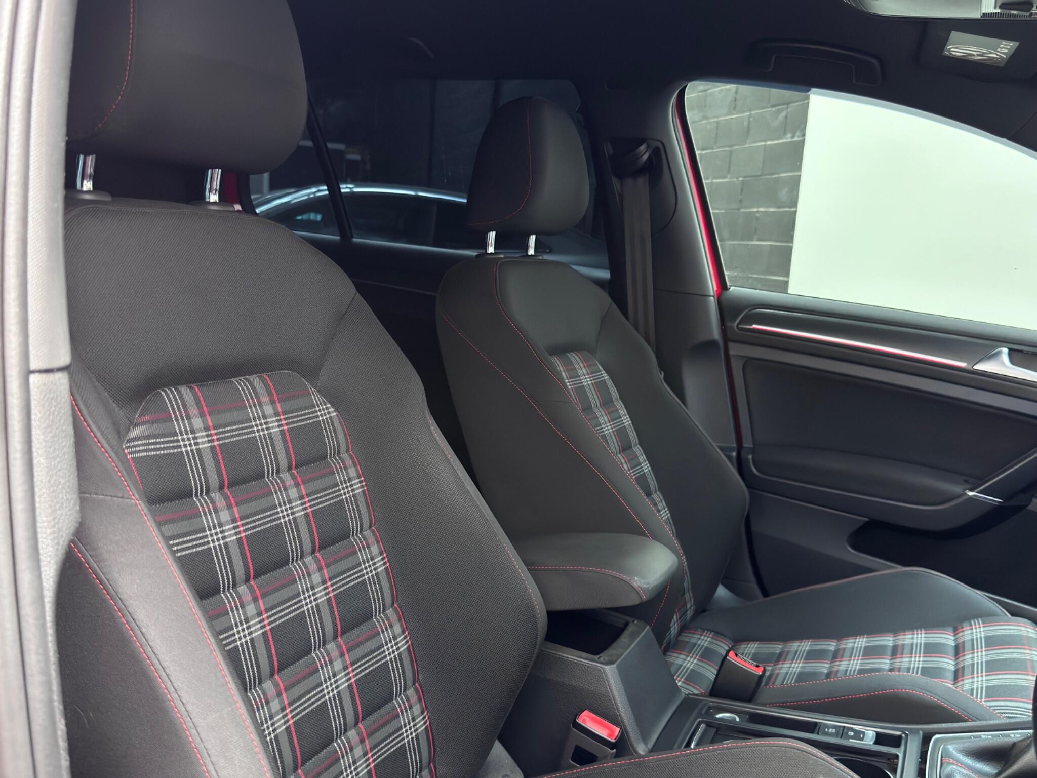 Volkswagen Golf view 14