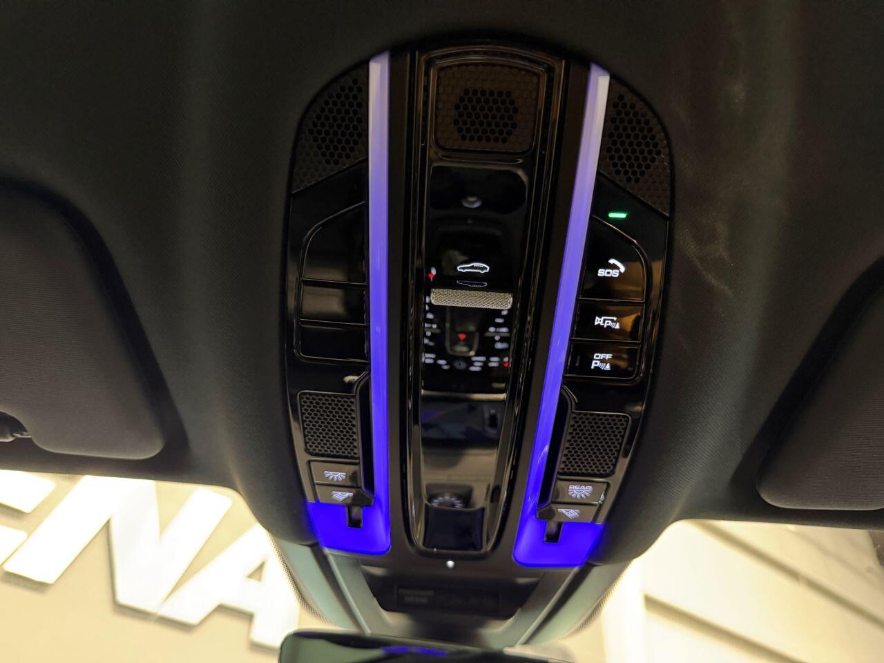 Porsche Cayenne view 44