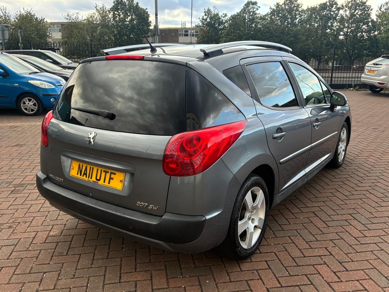 Peugeot 207 view 6