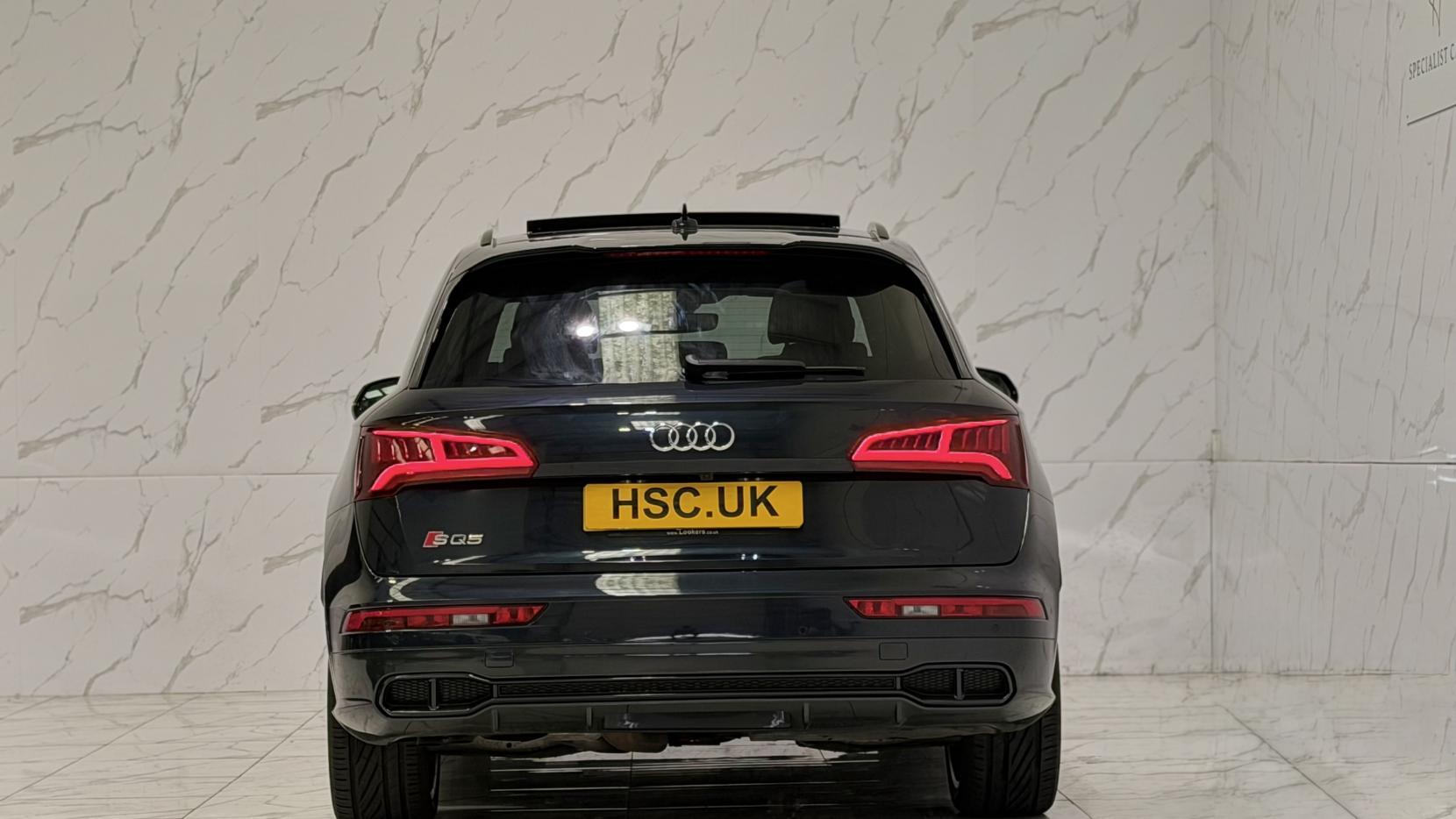 Audi SQ5 view 5