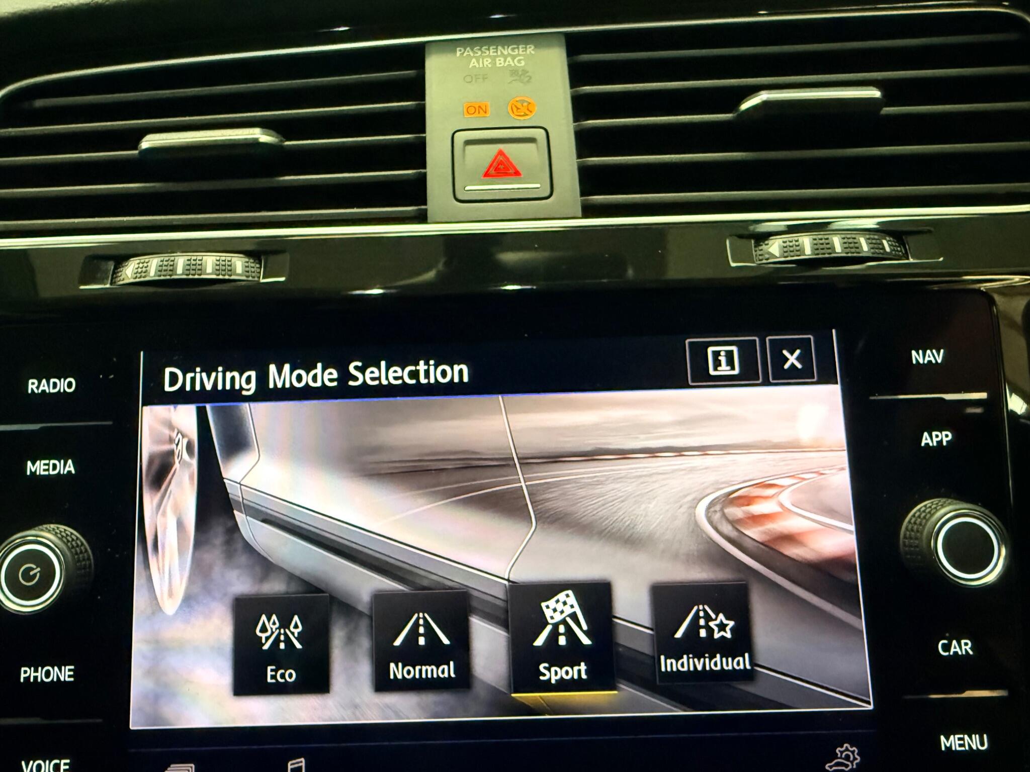 Volkswagen Golf view 28