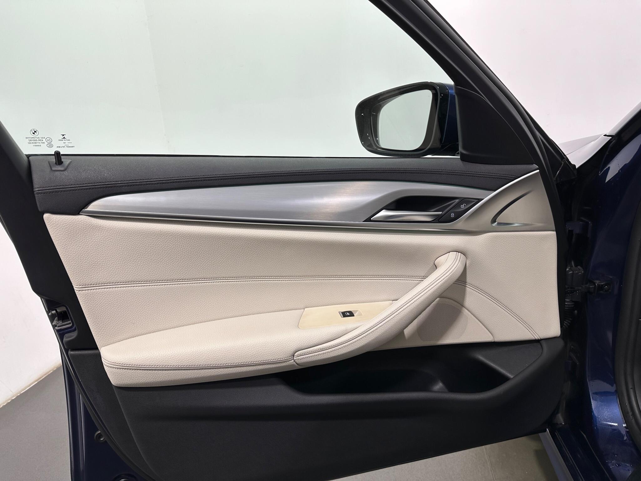 BMW 5 Series view 38