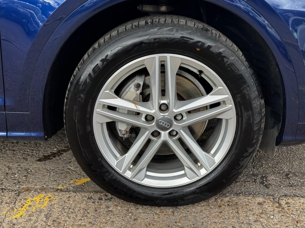 Audi Q5 view 17