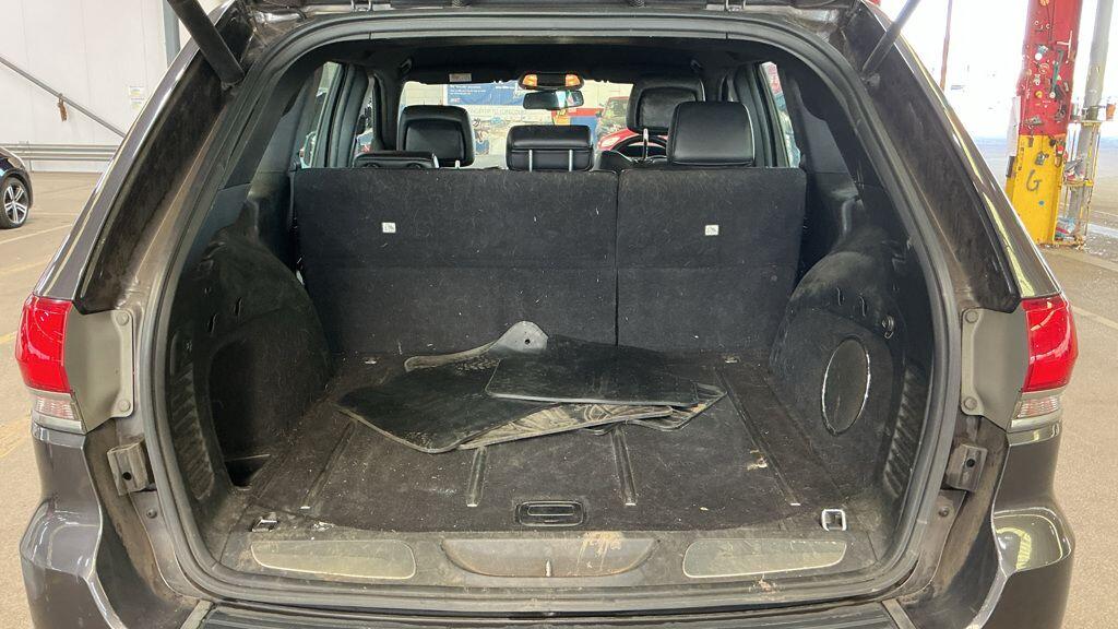 Jeep Grand Cherokee view 12