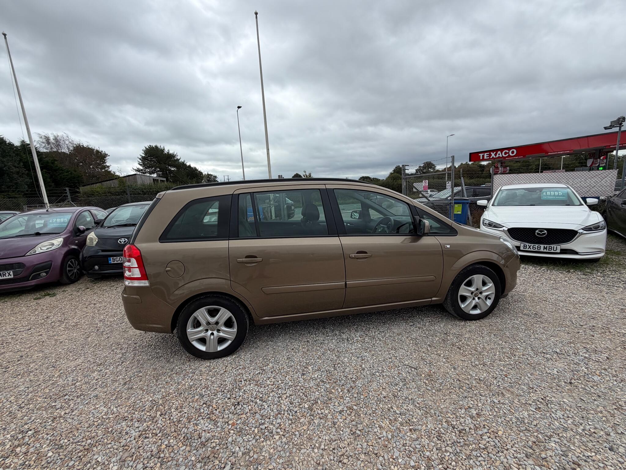 Vauxhall Zafira view 10