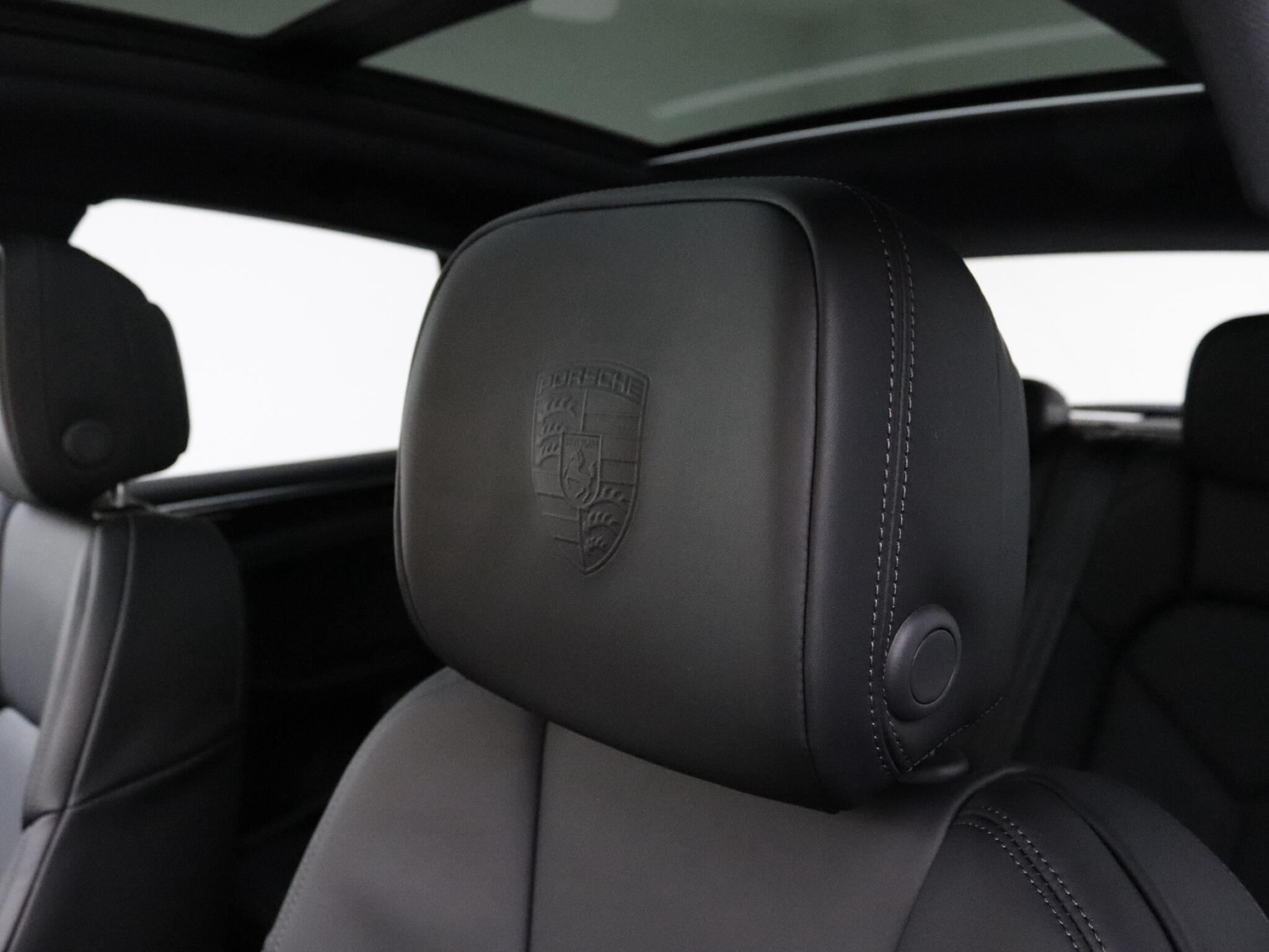 Porsche Macan view 15