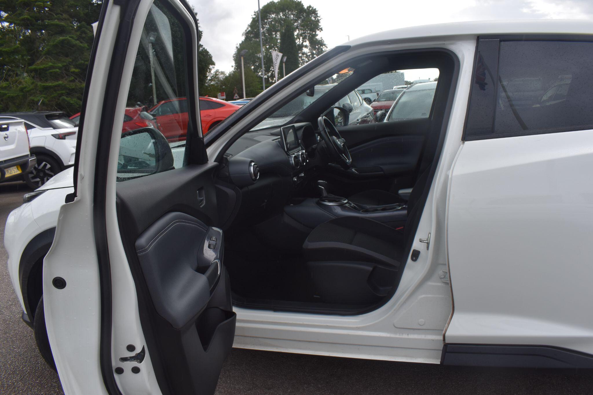 Juke - 1.0 DIG-T N-Connecta DCT Auto Euro 6 (s/s) 5dr - Image 3