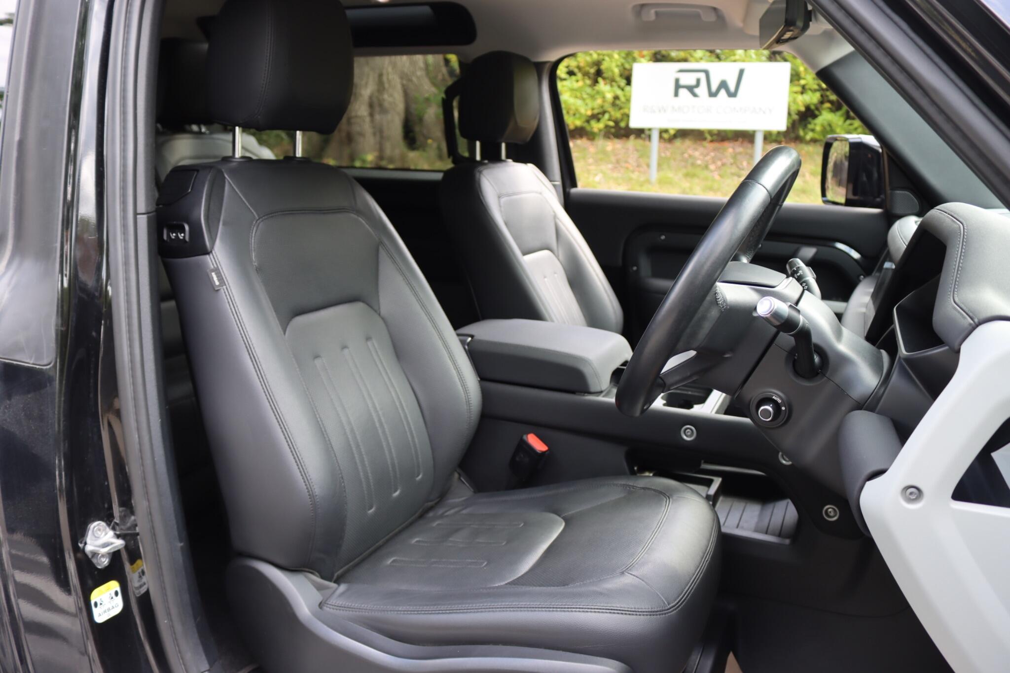 Land Rover Defender view 4