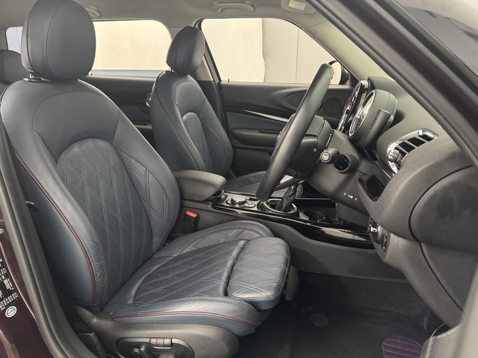 Mini Clubman view 58
