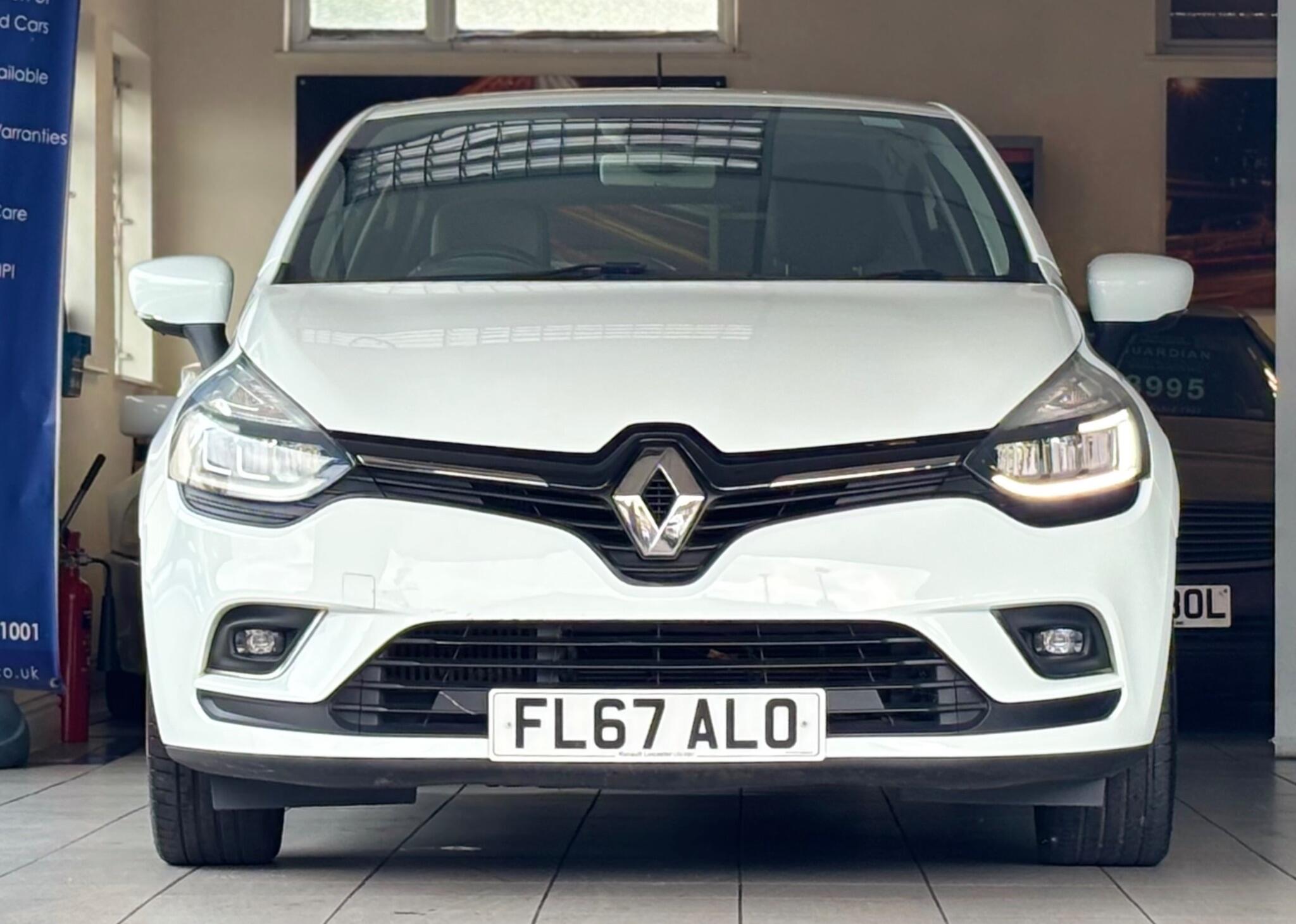 Renault Clio view 2