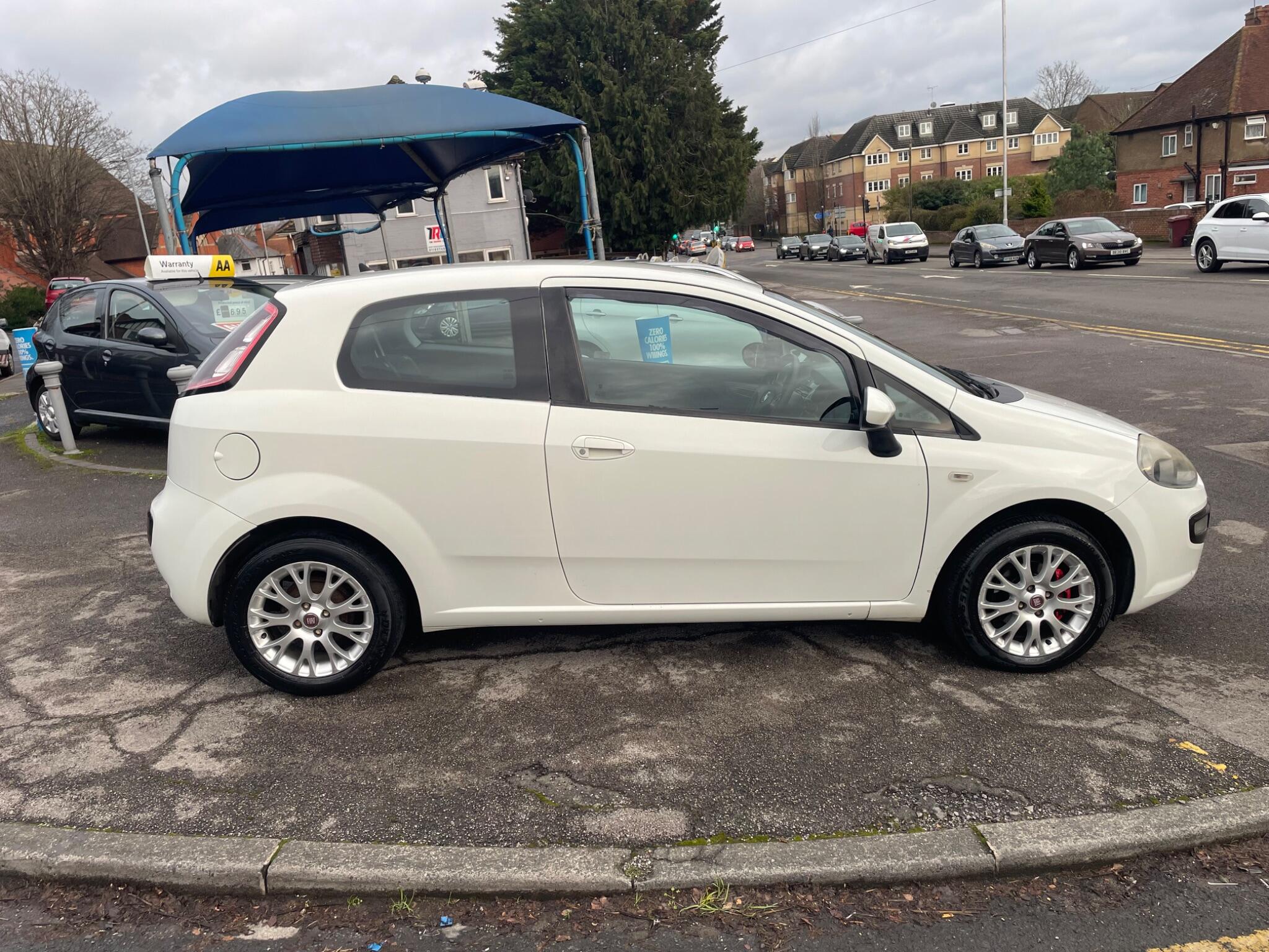 2011 Fiat Punto Evo image 15