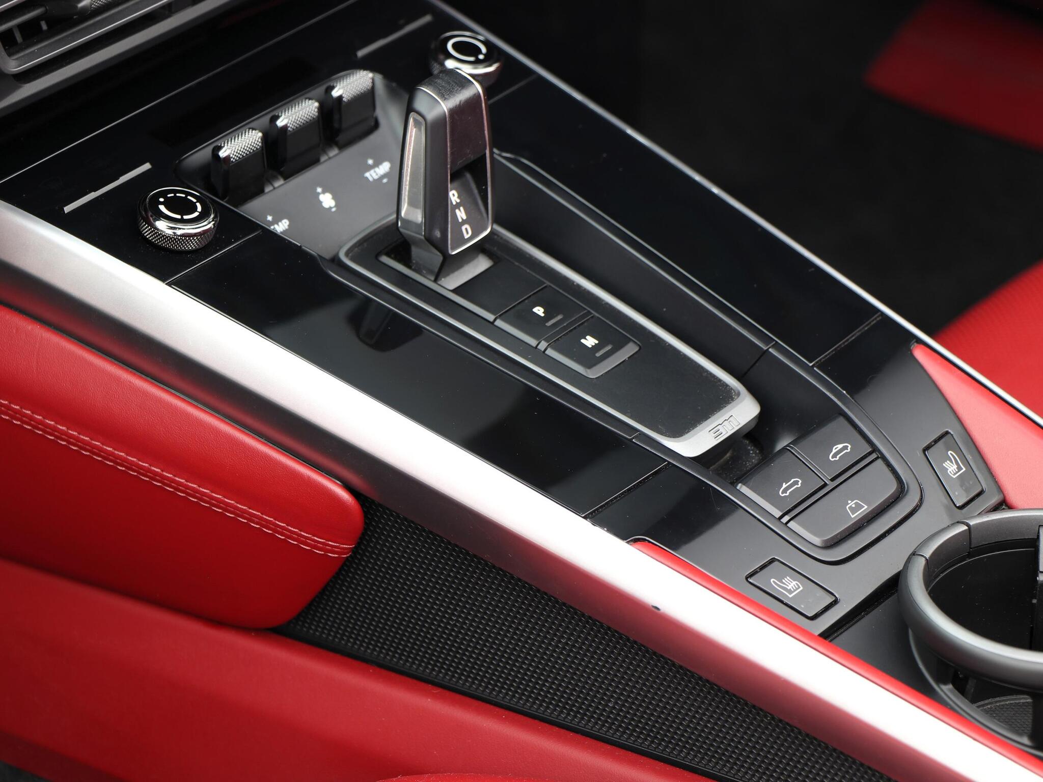 Porsche 911 view 30