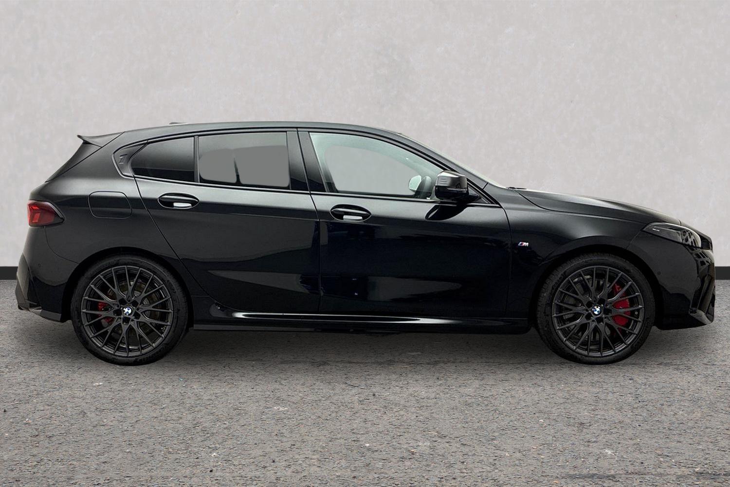 BMW 1 Series view 3