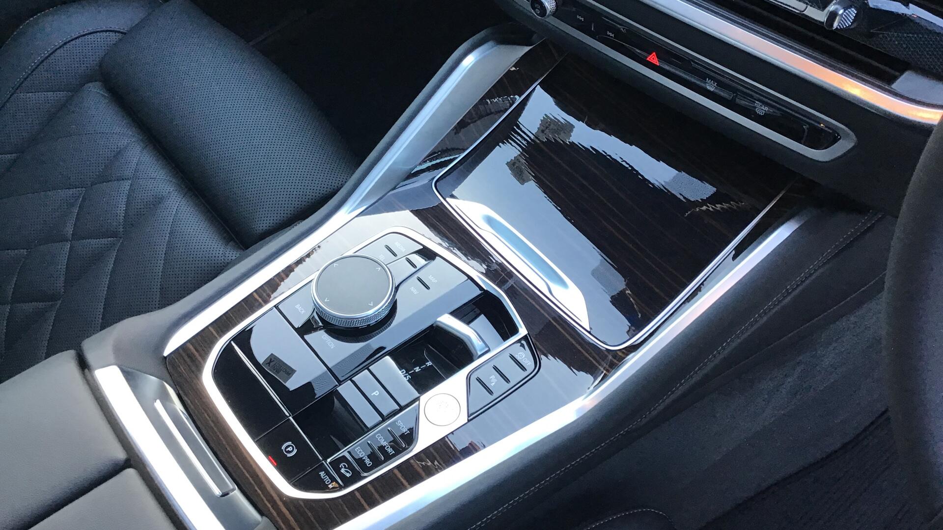 BMW X6 view 10