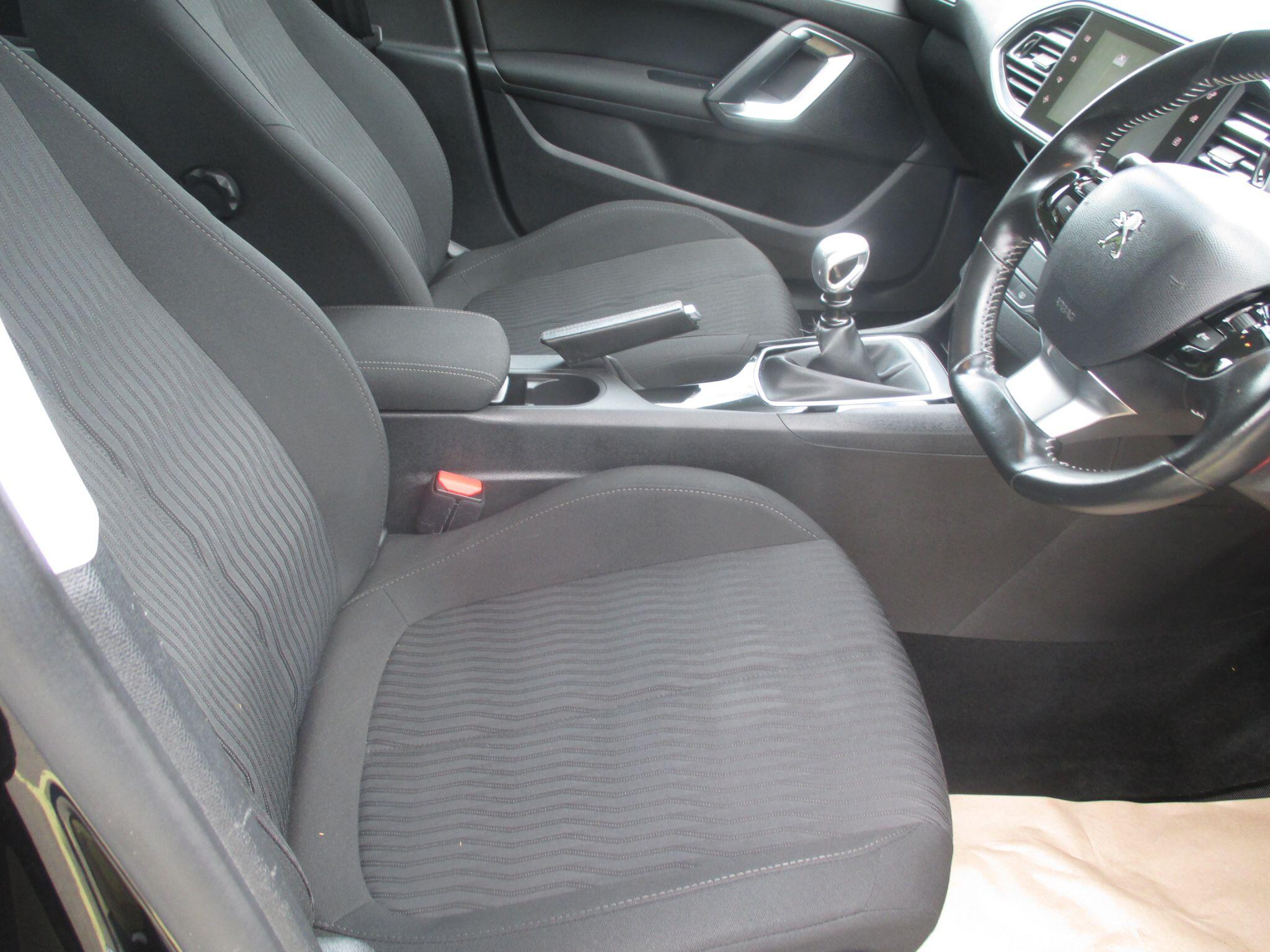 Peugeot 308 view 20