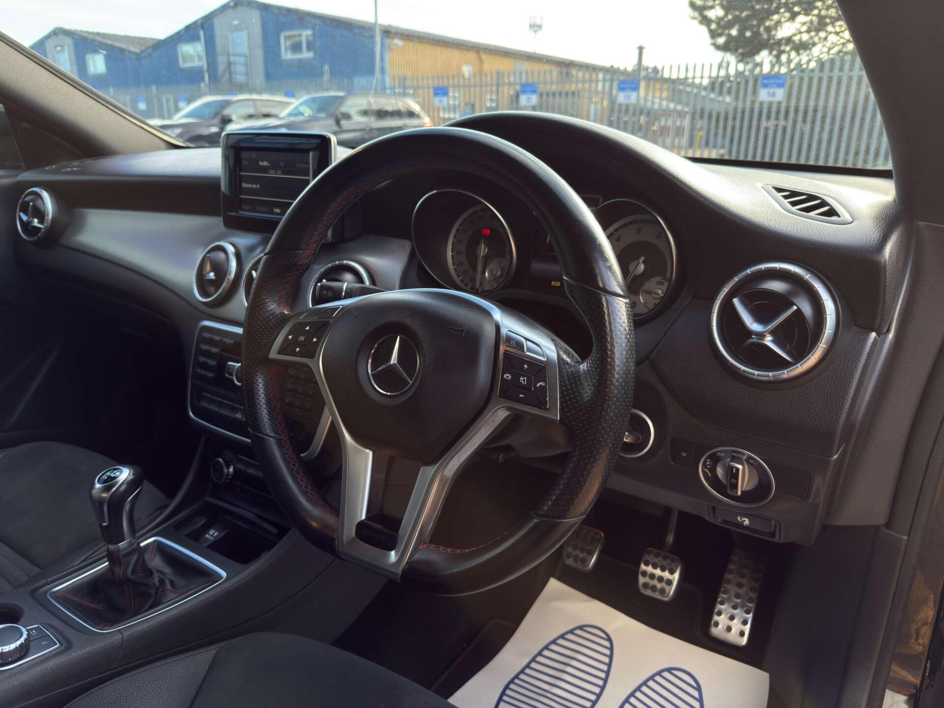 Mercedes-Benz Cla view 18